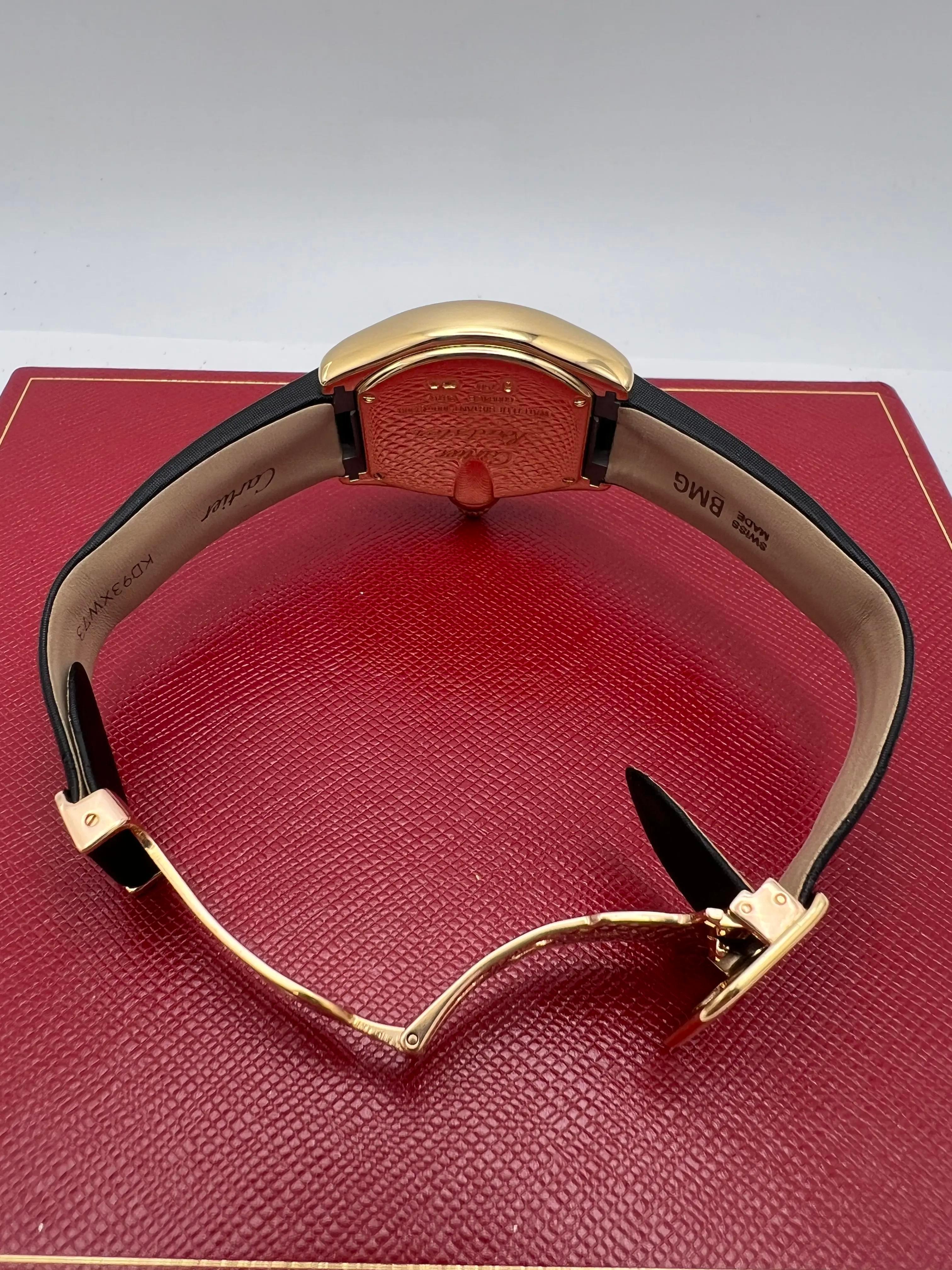 Cartier Roadster 31mm 18K Yellow Gold Silver Dial Box Papers W62018Y5 For Sale 7