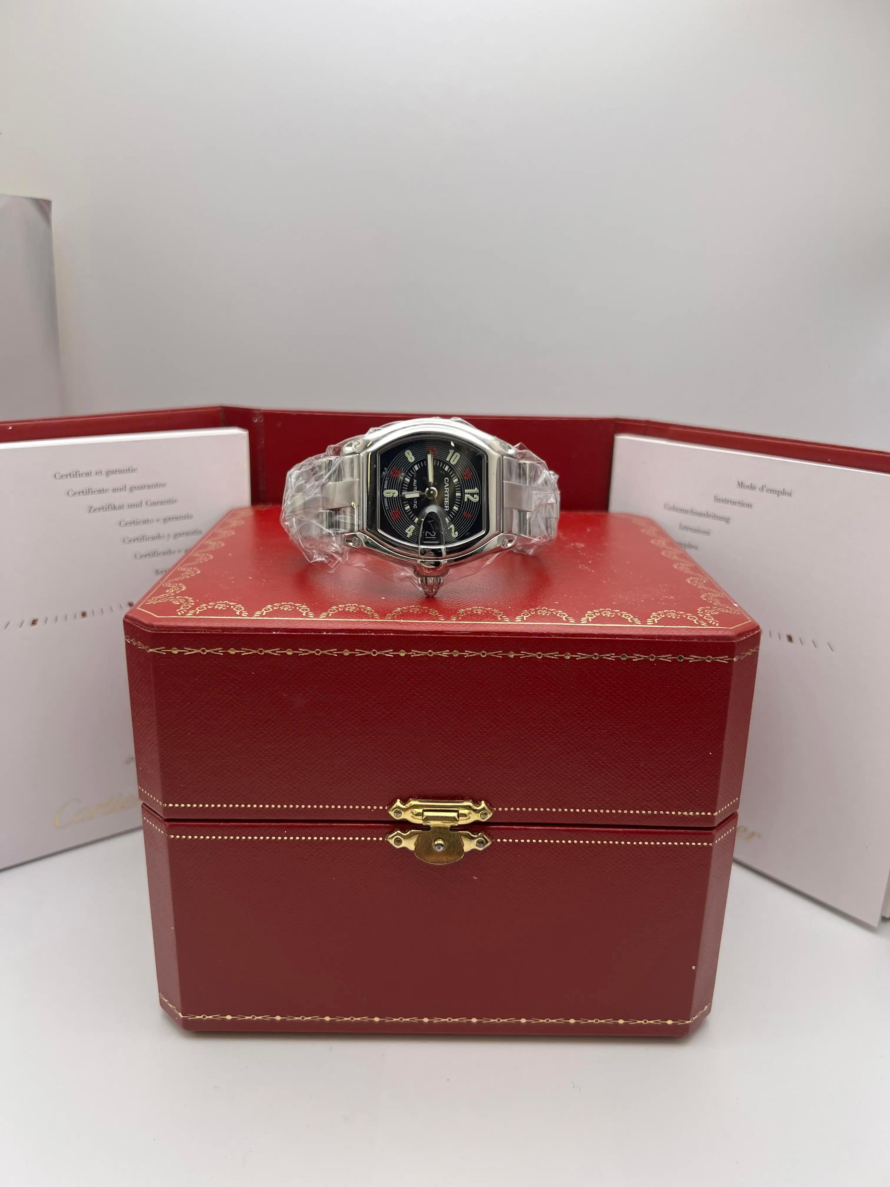 Cartier Roadster W62002V3 mit dem unverwechselbaren schwarzen Vegas
