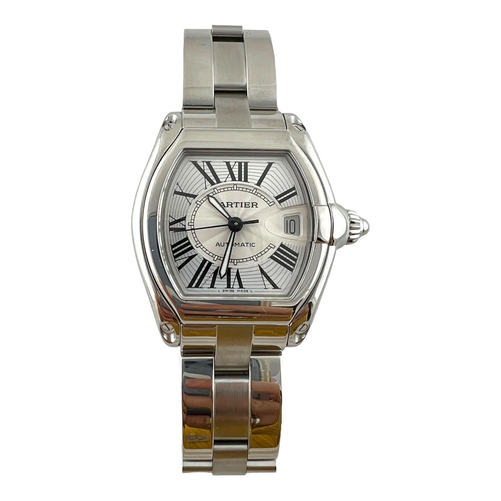 Cartier Roadster Uhr - groß

Modell: 2510 / W62025V3
Seriennummer: 451355NX

Diese klassische Cartier Uhr ist aus Edelstahl gefertigt und mit einem Automatikwerk ausgestattet.

Silbernes Zifferblatt mit schwarzen römischen Indexen

Datum

Das
