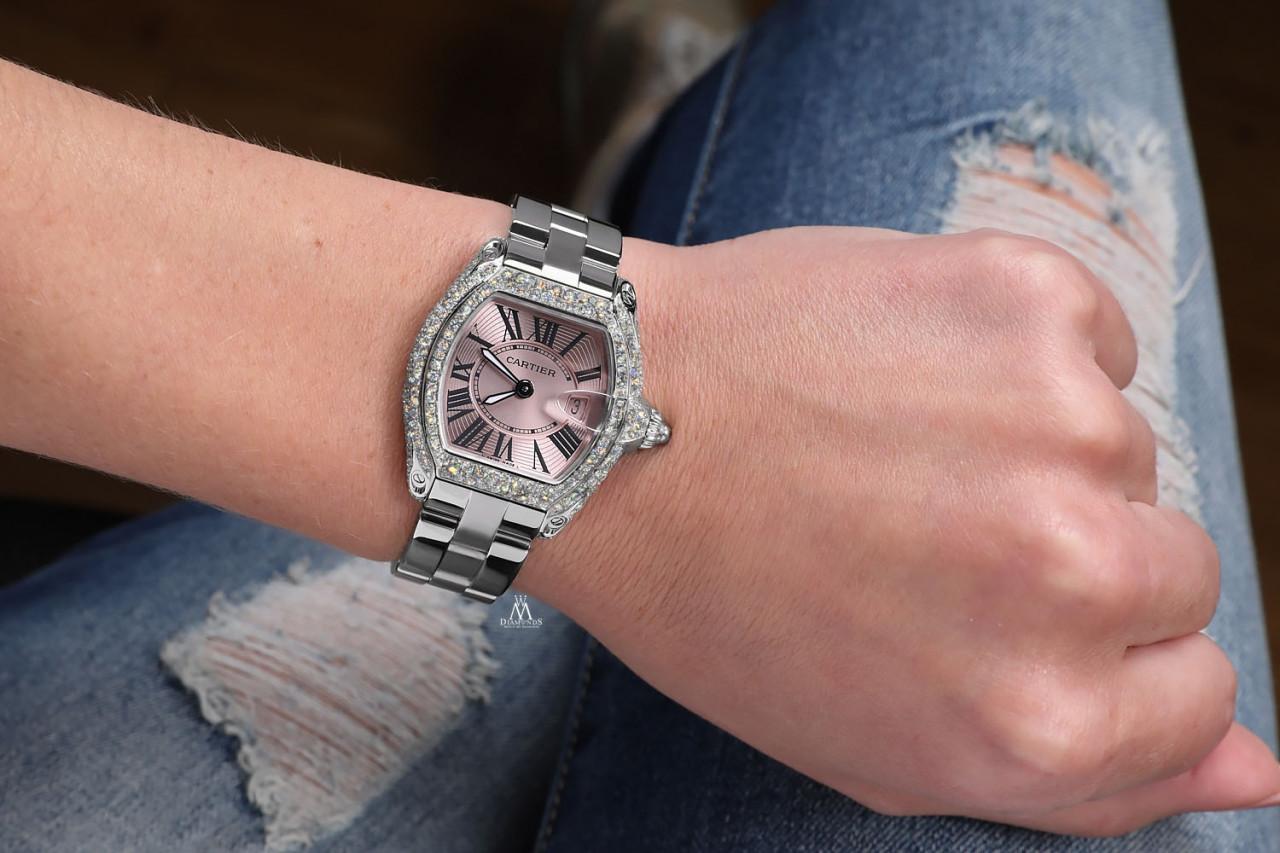 Taille ronde Cartier Montre Roadster en acier inoxydable pour femme avec boîtier personnalisé en diamants W62016V3 en vente