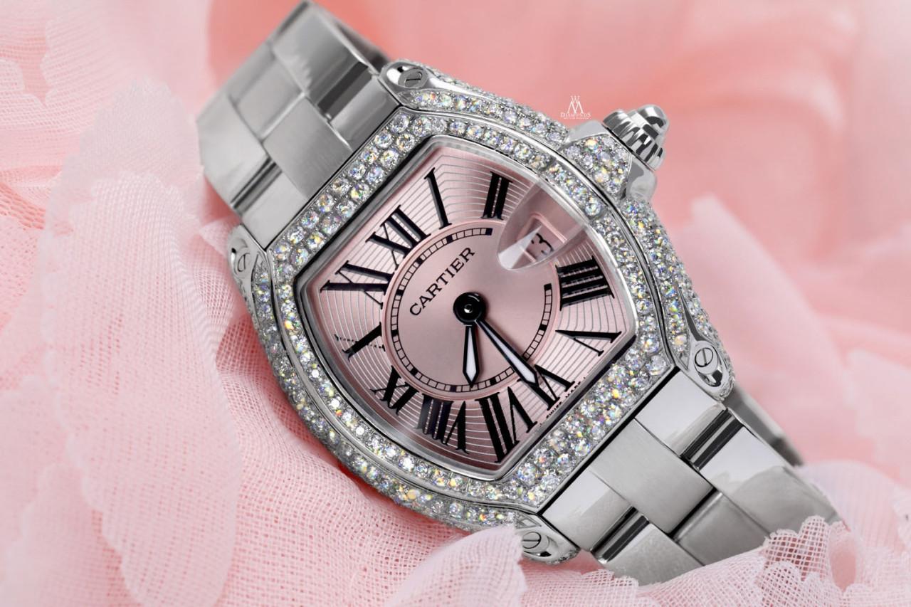 Cartier Montre Roadster en acier inoxydable pour femme avec boîtier personnalisé en diamants W62016V3 Excellent état - En vente à New York, NY