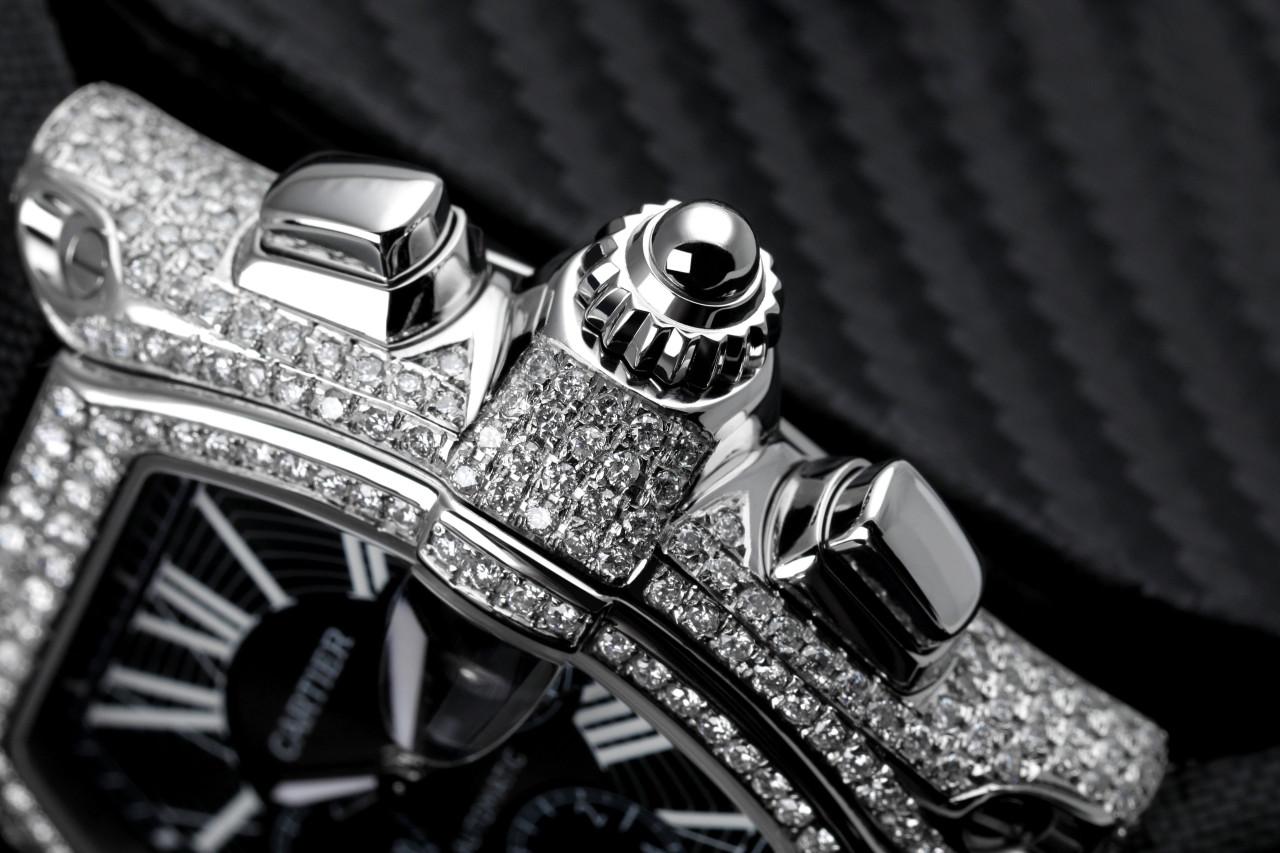 Cartier Roadster XL W62020X6 Chronograph, maßgefertigte Diamantuhr auf schwarzem Riemen im Zustand „Hervorragend“ im Angebot in New York, NY
