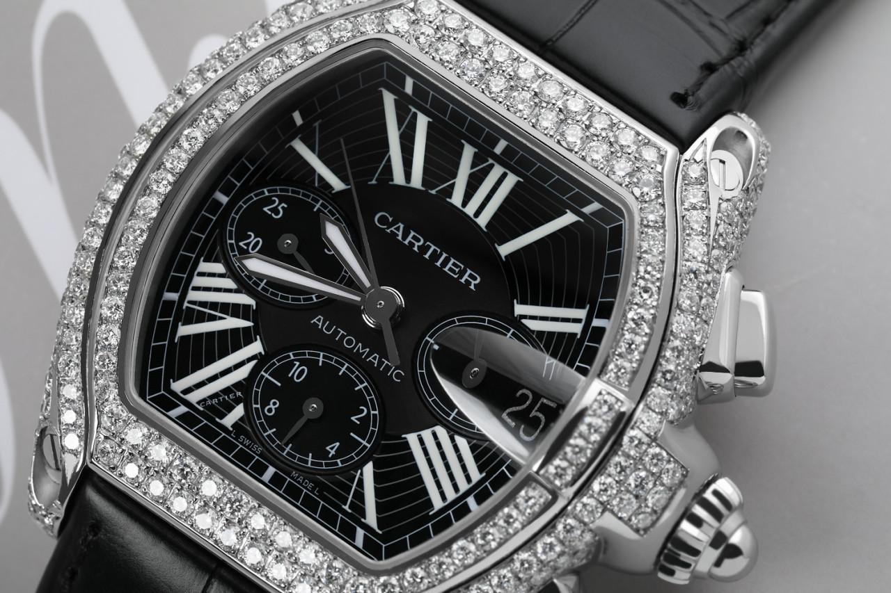 Cartier Montre Roadster XL W62020x6 Chronographe personnalisée en diamants sur bracelet en cuir Pour hommes en vente