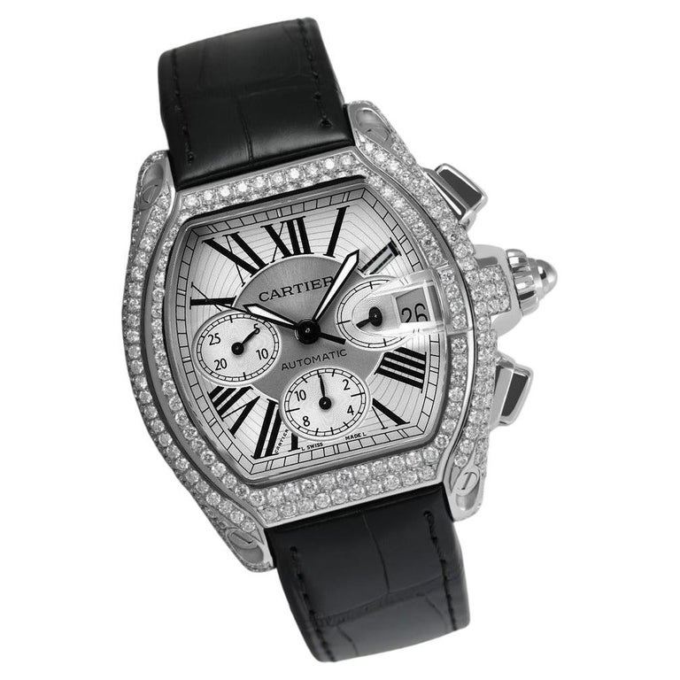 Cartier Montre Roadster XL W62020X6 chronographe personnalisée avec  diamants sur bracelet en cuir En vente sur 1stDibs