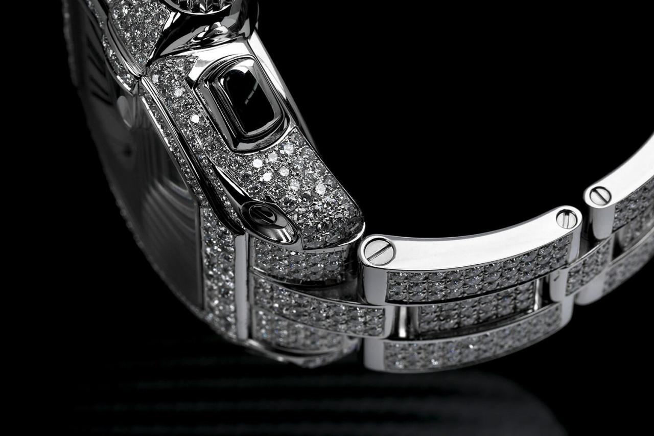 Cartier Roadster Xl W62020x6 Edelstahl-Uhr mit vollständigem Ausschnitt und silbernem Zifferblatt im Angebot 1