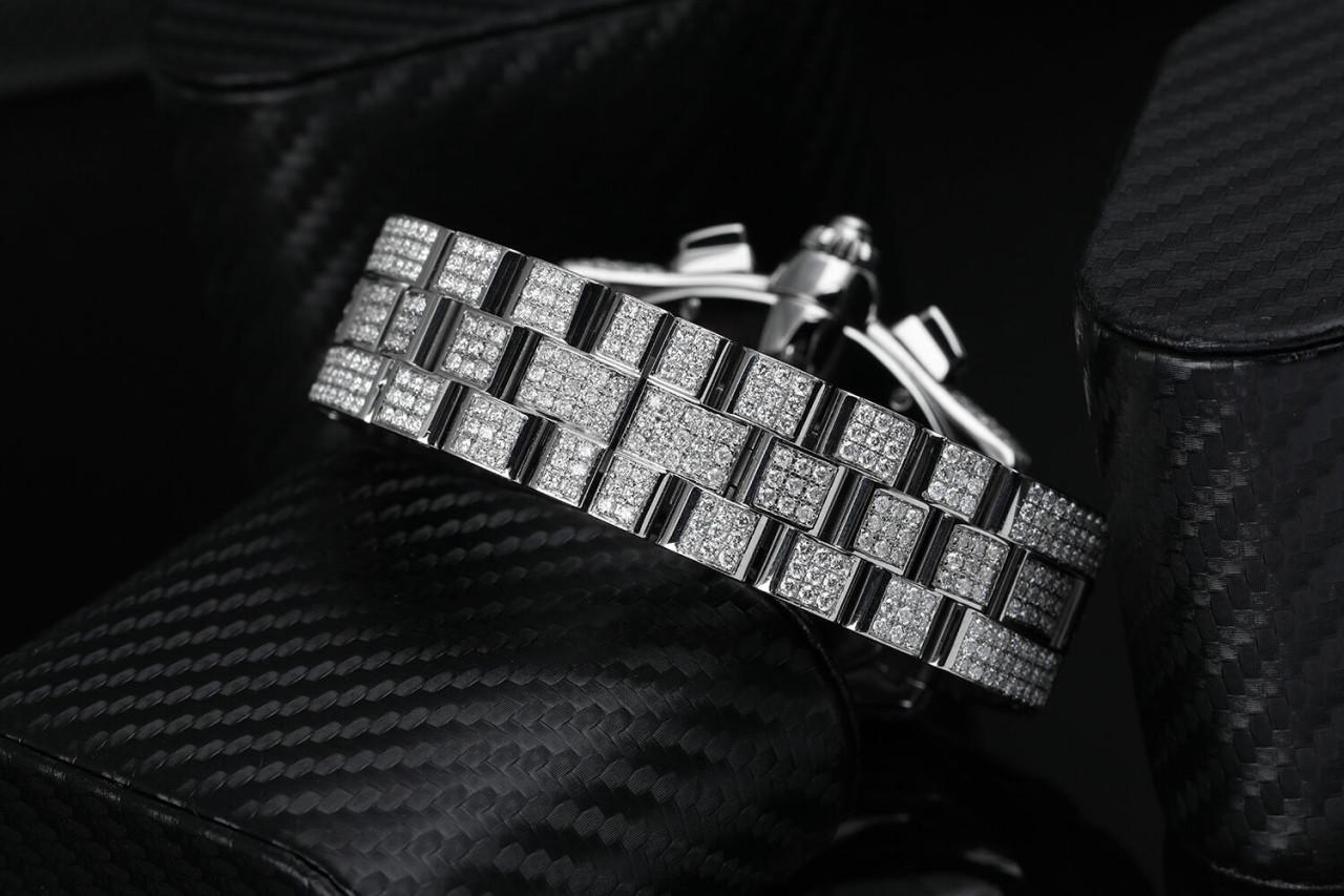 Cartier Roadster Xl W62020x6 Edelstahl-Uhr mit vollständigem Ausschnitt und silbernem Zifferblatt im Angebot 3
