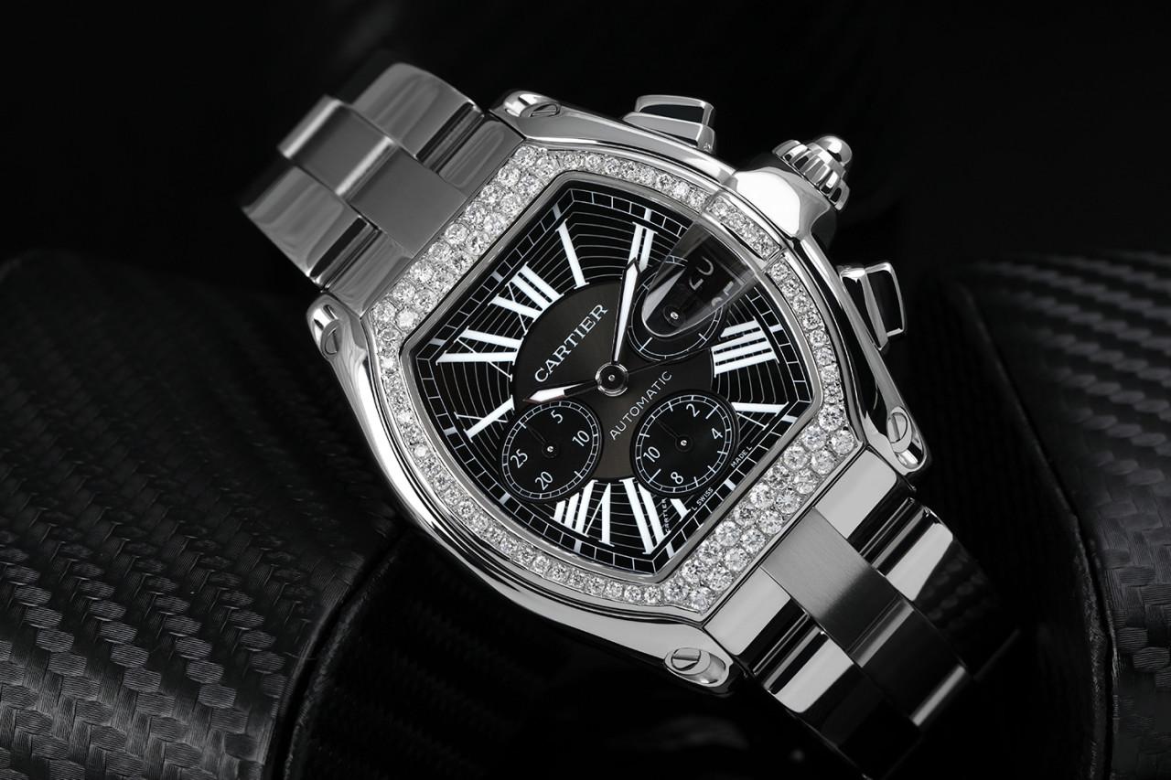 Taille ronde Cartier Montre chronographe RoadsterXL en acier inoxydable avec cadran noir et diamants W62020X6 en vente