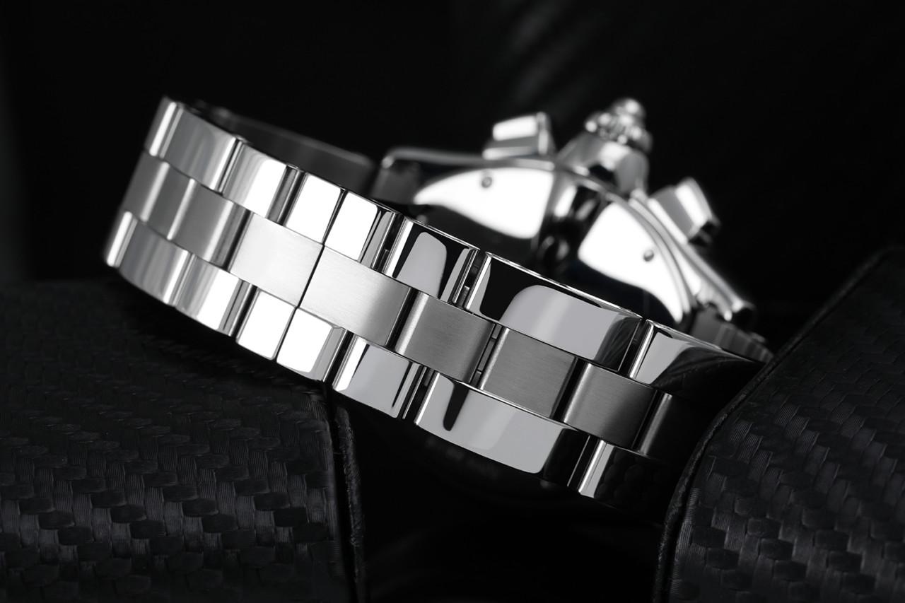 Cartier Montre chronographe RoadsterXL en acier inoxydable avec cadran noir et diamants W62020X6 Excellent état - En vente à New York, NY