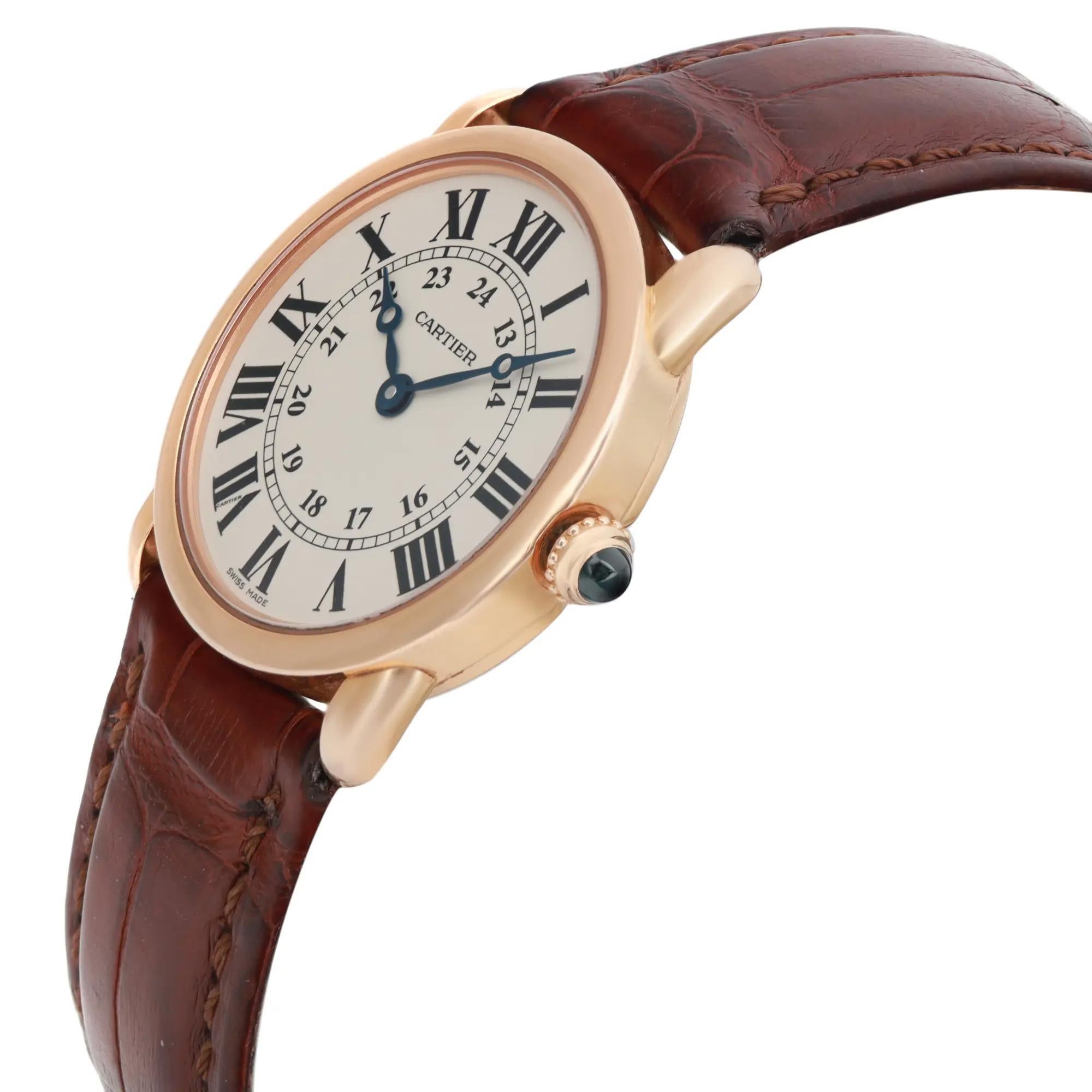 Cartier Ronde 29MM 18K Rose Gold Off-White Dial Watch 2886 W6800151 In Good Condition For Sale In New York, NY