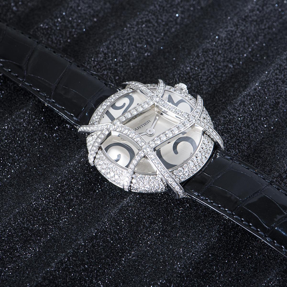 Cartier Montre Ronde Folle Libre en or blanc sertie de diamants WJ304350 en vente 4