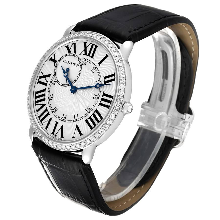 Cartier Ronde Louis 18K Weigold Diamant-Lnette Herrenuhr WR007002 im Angebot 1