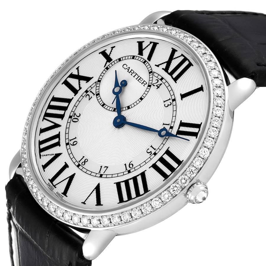 Cartier Ronde Louis 18K Weigold Diamant-Lnette Herrenuhr WR007002 im Angebot 2