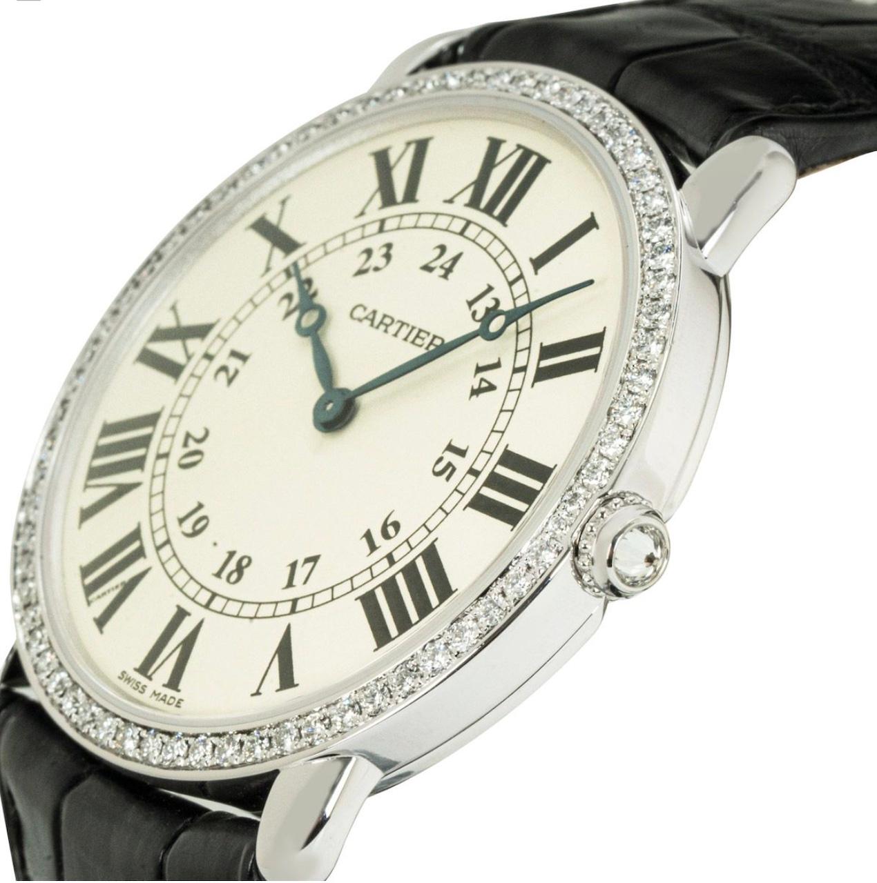 Cartier Ronde Louis Diamant-Uhr mit Lünette (Rundschliff) im Angebot