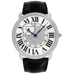 Cartier Ronde Louis WR007004 Montre d'usine en or blanc 18 carats avec lunette en diamant et cadran pavé