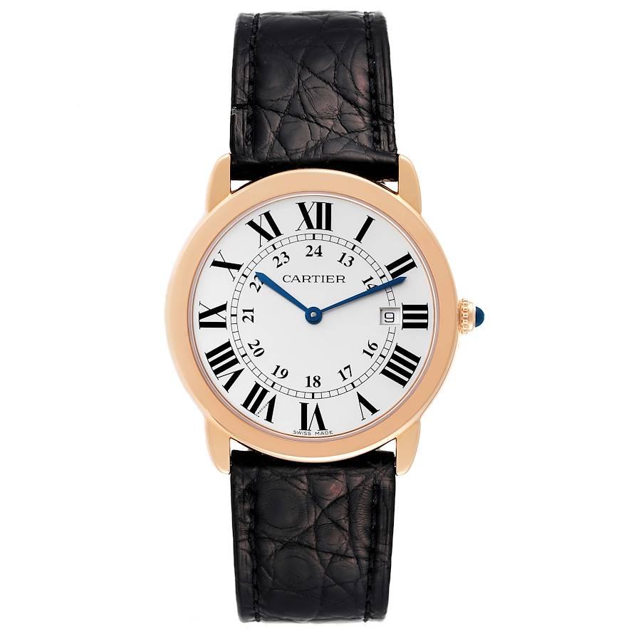 Cartier Ronde Solo große Rose Gold Stahl Herrenuhr W6701008 Box Papiere. Quarzwerk. Gehäuse aus 18 Karat Roségold und Edelstahl mit einem Durchmesser von 36,0 mm. Runde, gemaserte Krone, besetzt mit einem blauen Spinell-Cabochon. . Kratzfestes