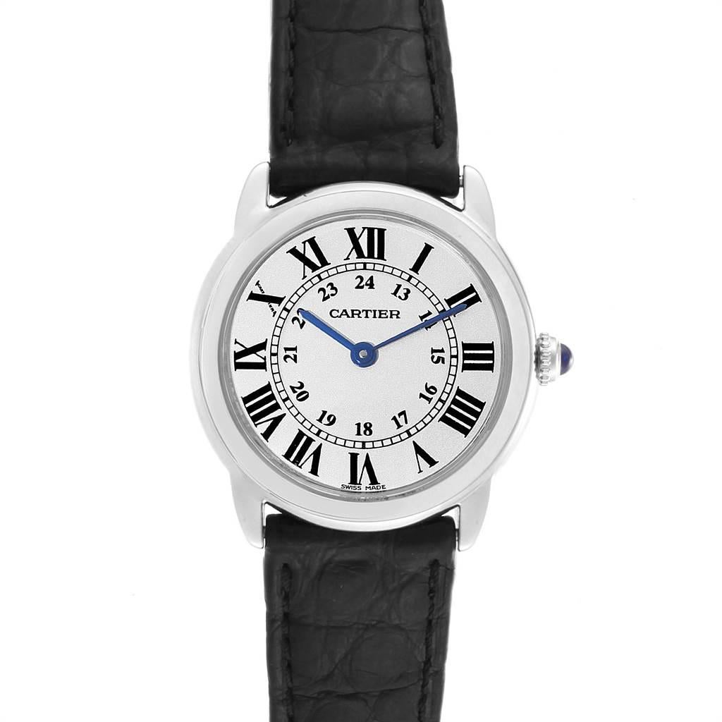 Cartier Ronde Solo Silver Dial Quarts Steel Ladies Watch W6700155. Quartz movement. Stainless steel case 29 mm in diameter. Circular grained crown set with the blue spinel cabochon. Scratch resistant sapphire crystal. Silvered opaline dial. Painted