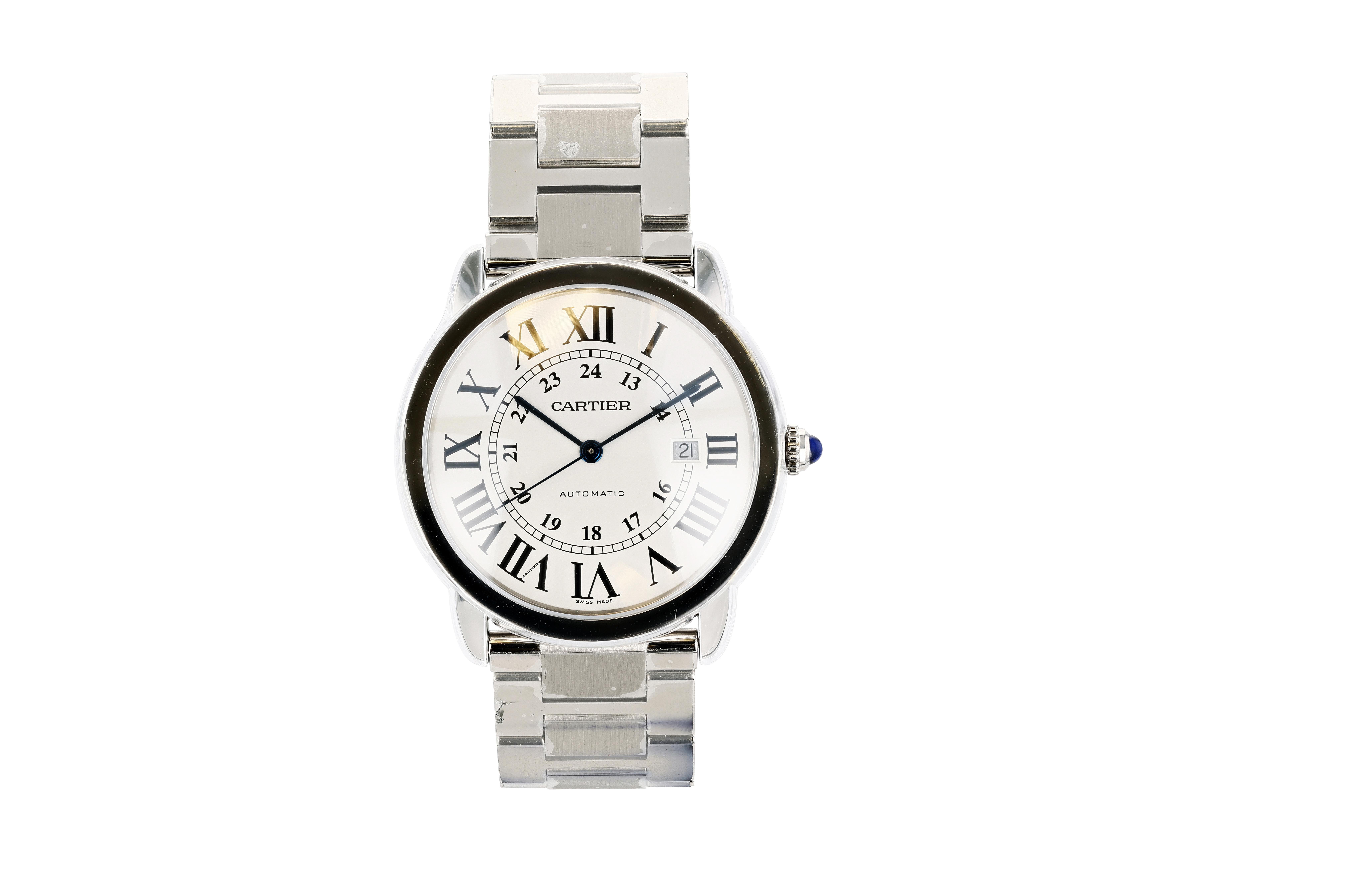 Un gran Cartier Ronde Solo sin estrenar, un reloj de pulsera de acero inoxidable con movimiento automático con ventana de fecha a las 3 y segundero. La referencia del modelo es W6701011, circa 2020, y el reloj va acompañado de su caja y papeles