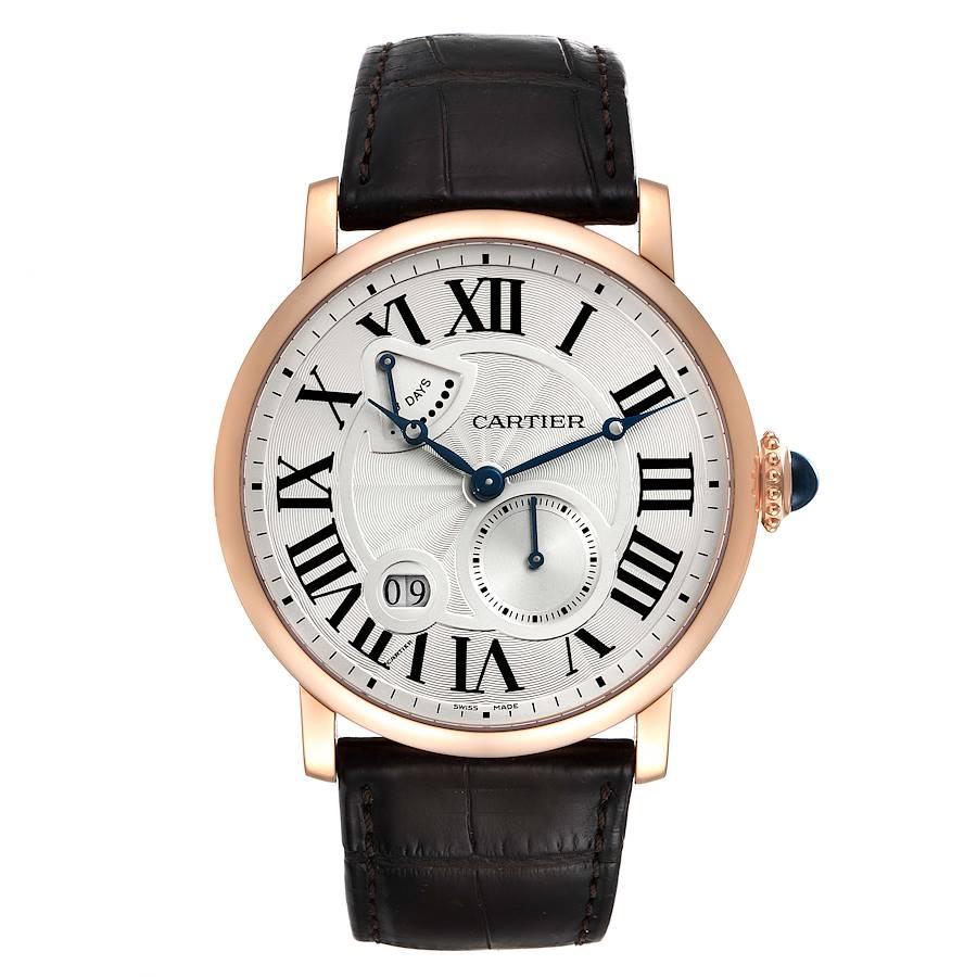 Cartier Rotonde 18k Rose Gold Silver Dial Mens Watch W1556203. Manual winding movement. 18k rose gold case 42.0 mm in diameter. Circular grained crown set with the blue spinel cabochon. Exhibition sapphire crystal case back. . Scratch resistant