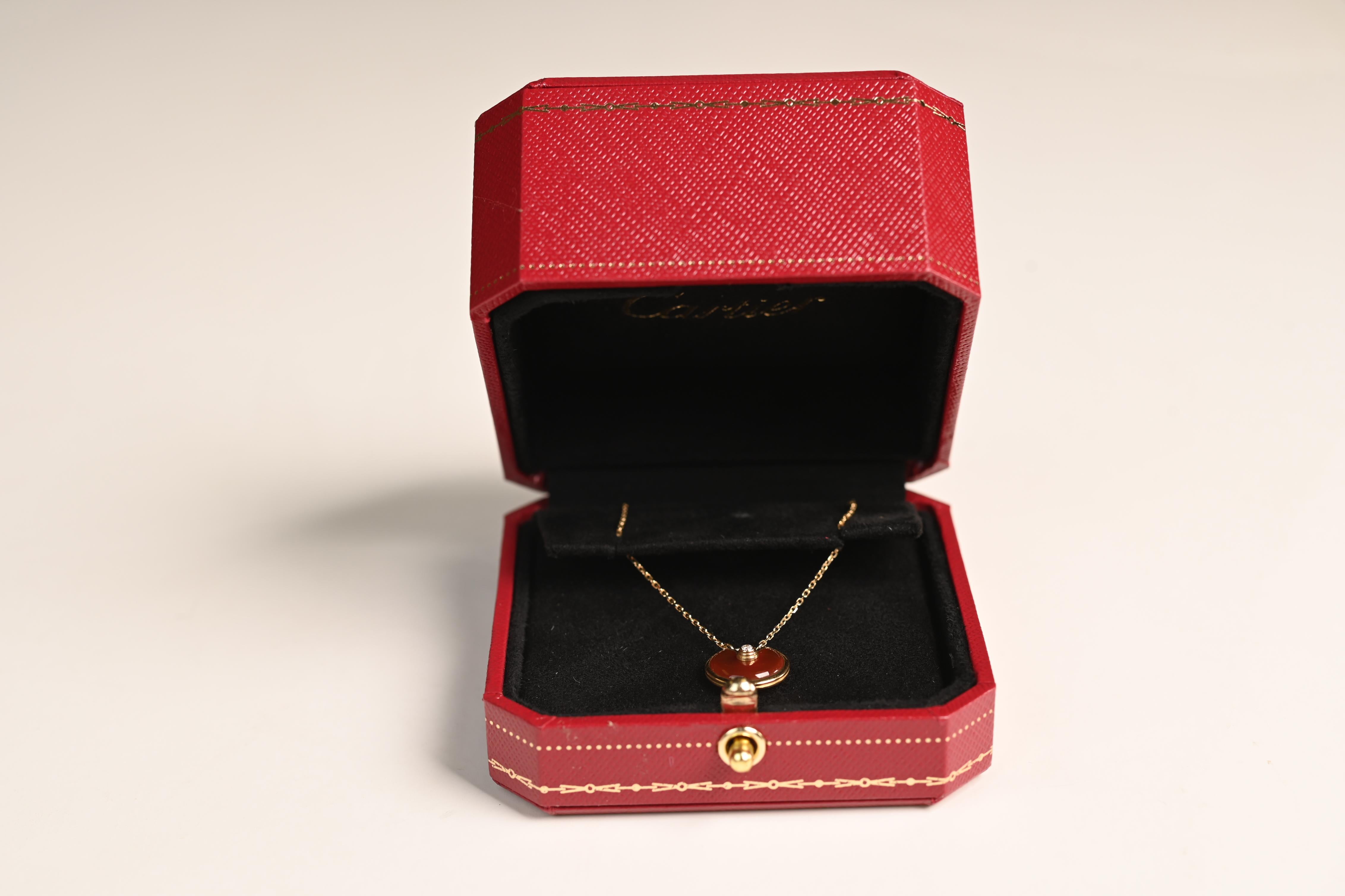 Art déco Collier en or jaune 18 carats, diamants et cornaline à taille ronde et brillante en vente