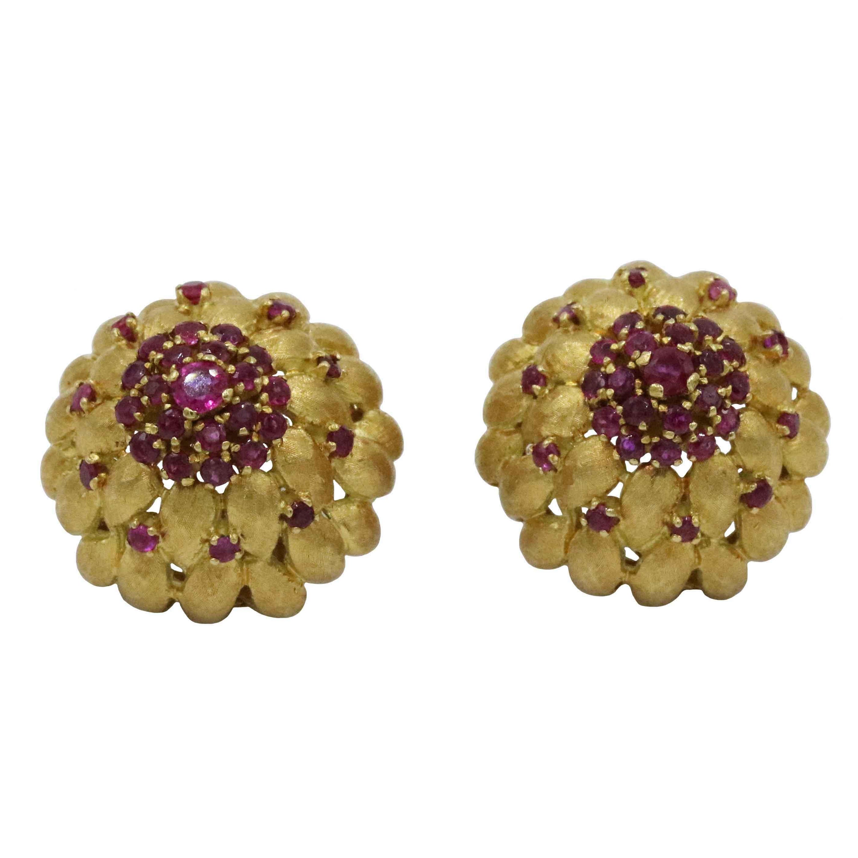 Cartier Runde Rubin-Cluster-Ohrringe aus 18 Karat Gelbgold