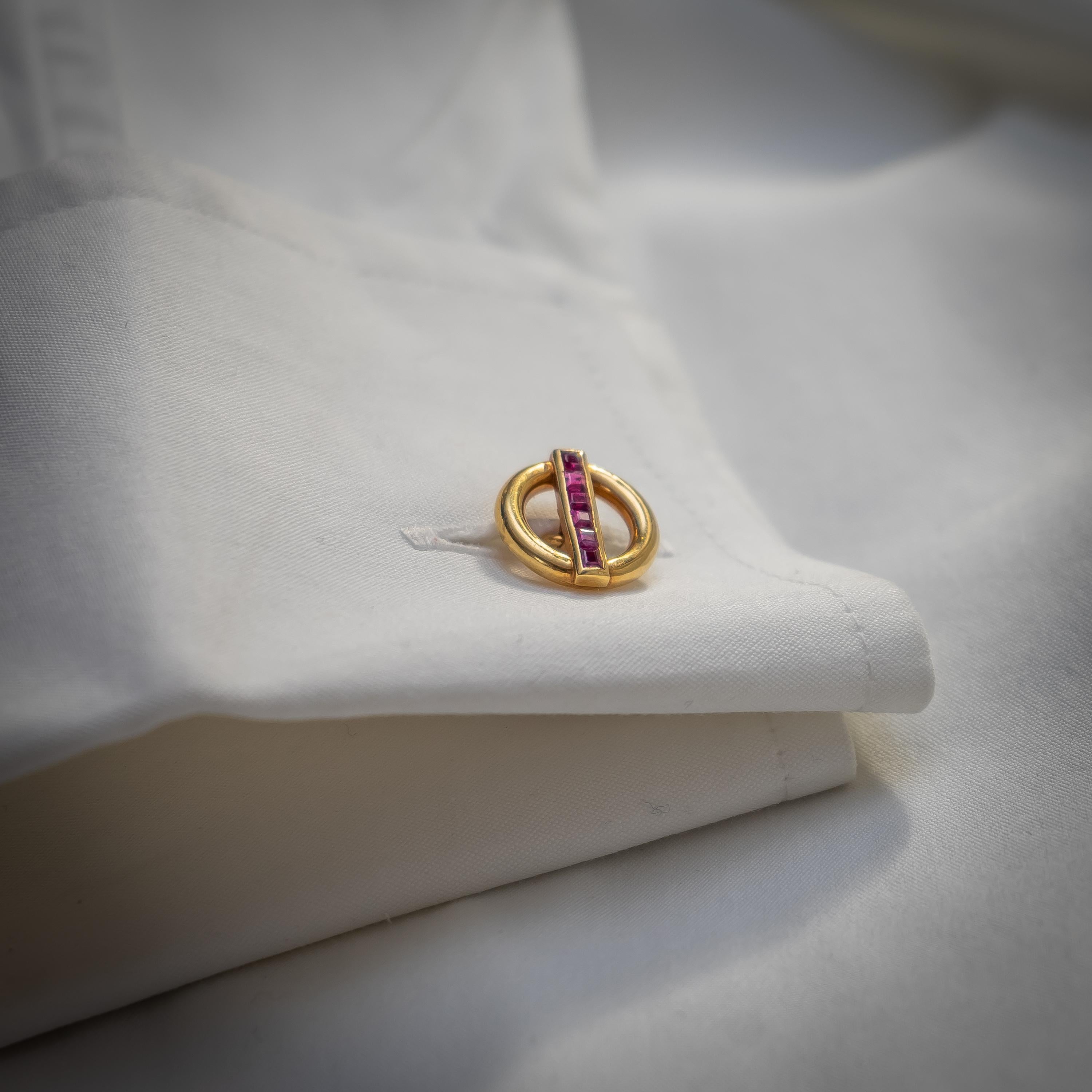 Gemelos vintage Cartier de rubí y oro, circa 1950 Corte cuadrado en venta