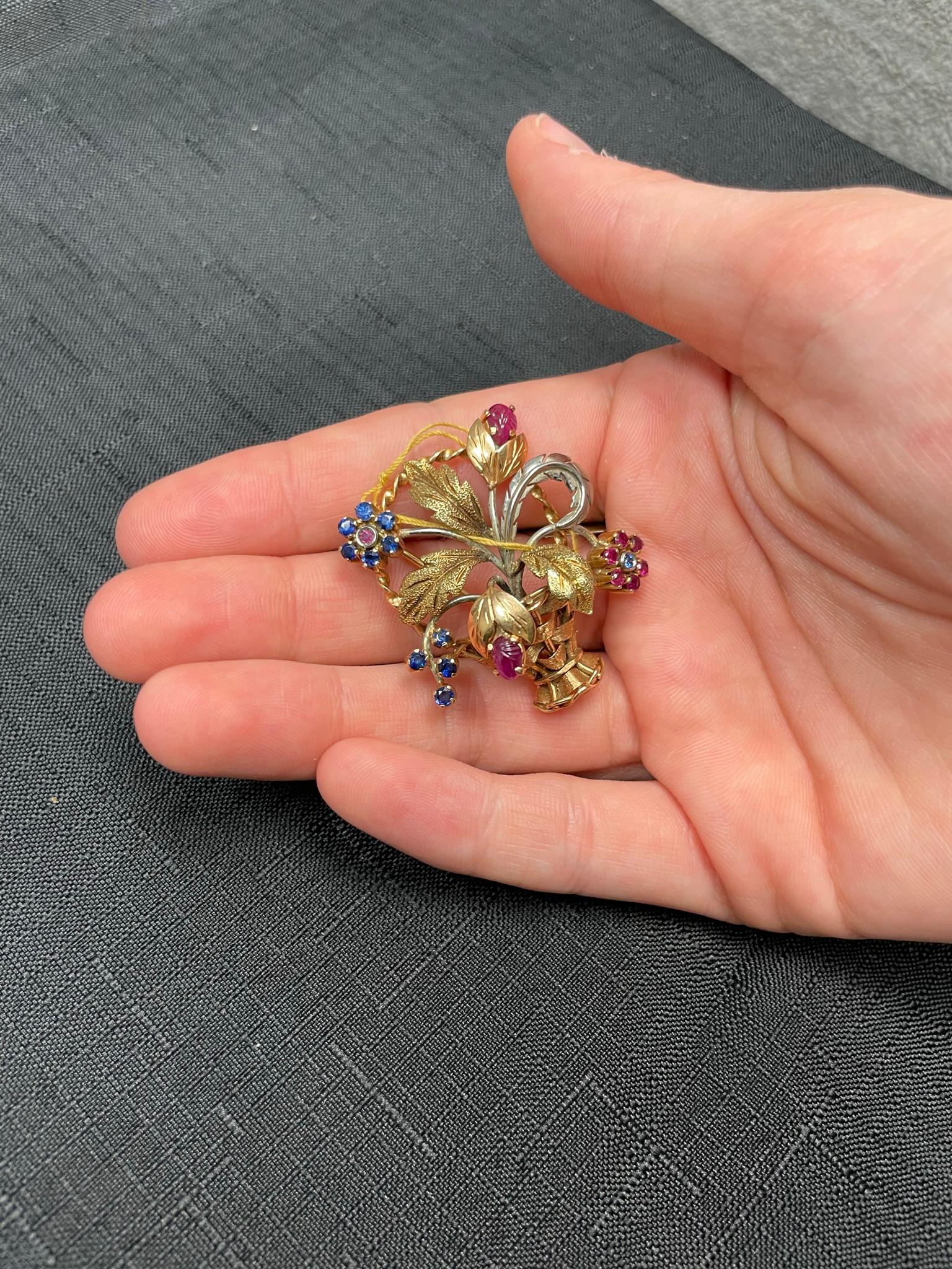 Cartier Ruby and Sapphire Flower Bouquet Brooch, 18 Karat Two Tone Gold In Good Condition In New York, NY