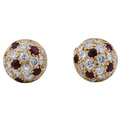 Orecchini a cupola Petite in oro giallo 18 carati con diamante e rubino Cartier