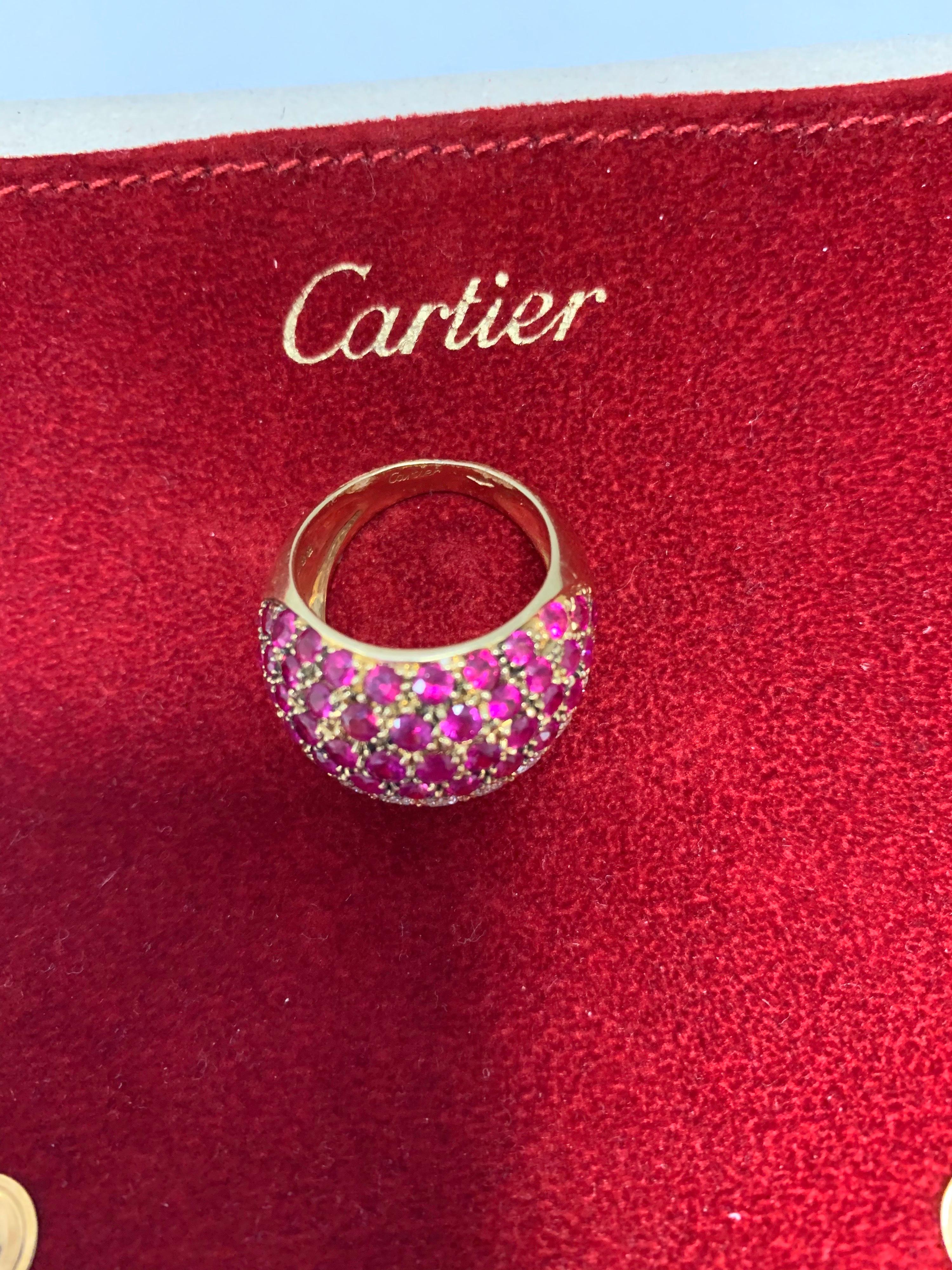 De las mujeres Anillo Cartier Rubí Diamante Bombe Oro en venta