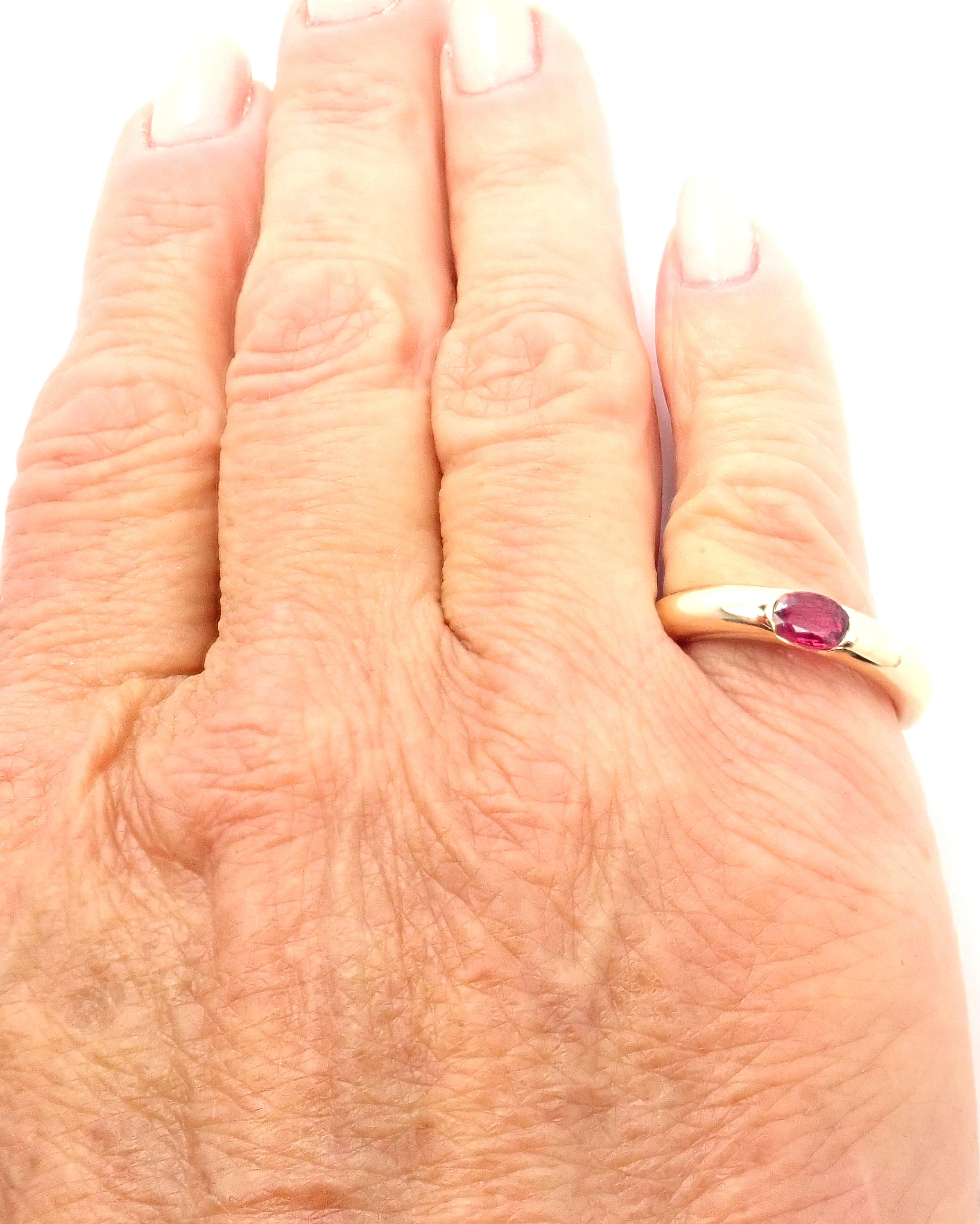 Cartier Ruby Ellipse Yellow Gold Band Ring In Excellent Condition In Holland, PA