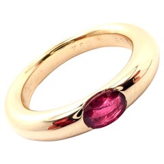 Ring aus Gelbgold mit Rubin und Ellipsen von Cartier