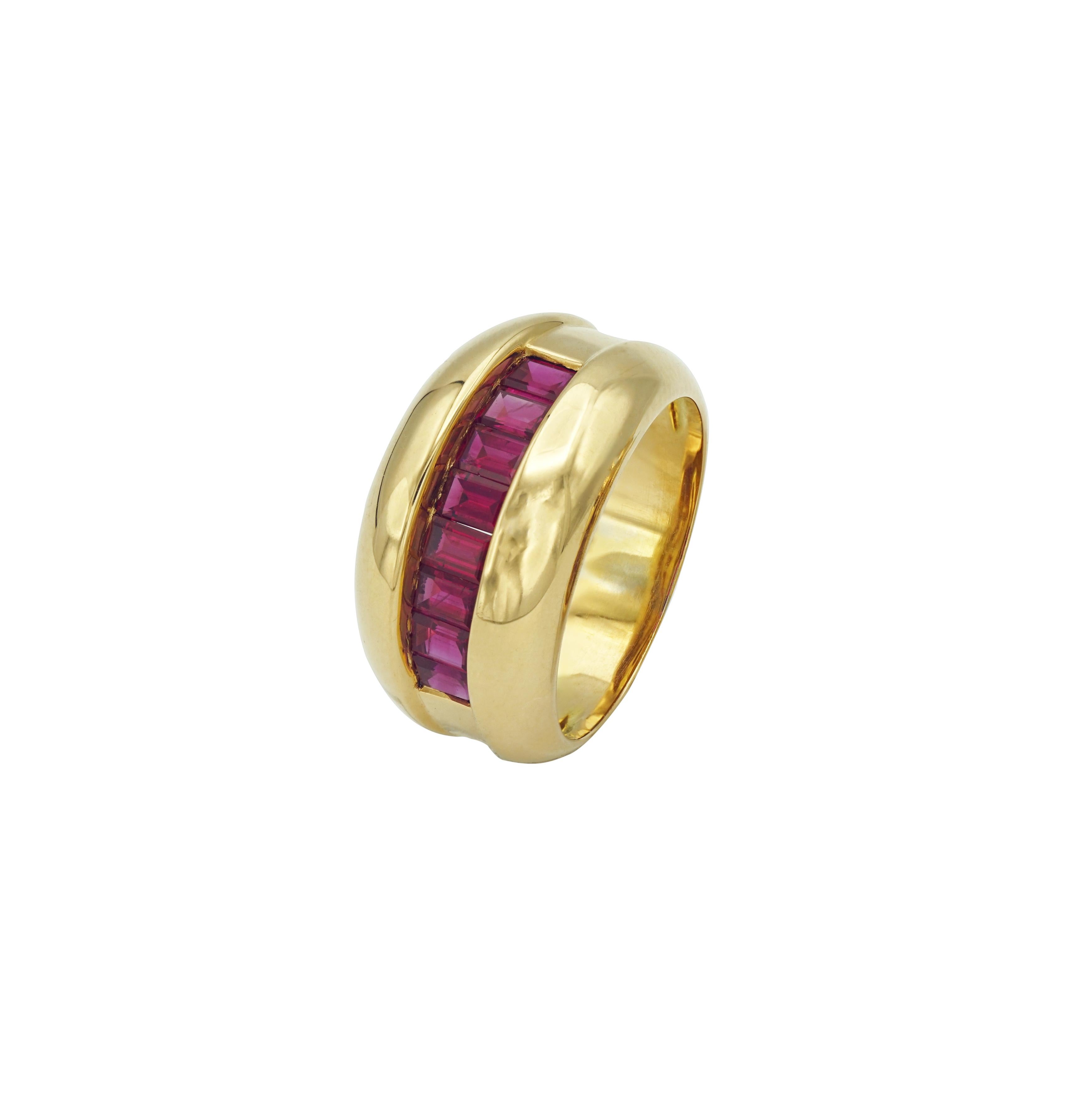 Cartier Ruby Gold Ring And Earrings In Excellent Condition In Monte Carlo, MC