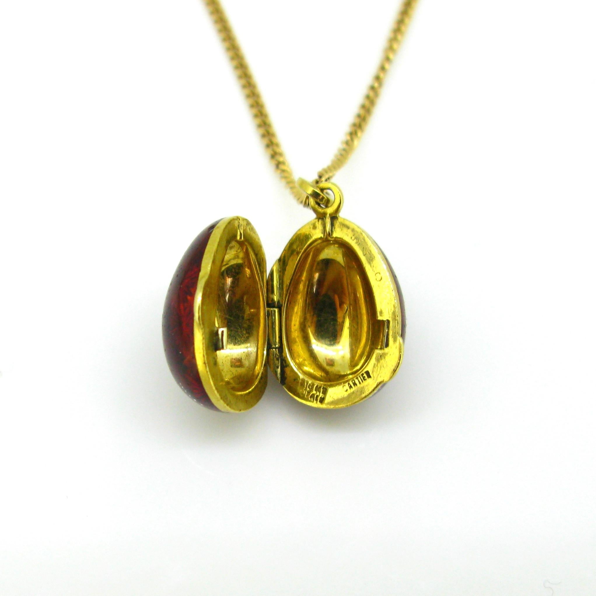 Cartier Russian Style Red Enamel Yellow Gold Egg Locket Pendant In Good Condition In London, GB