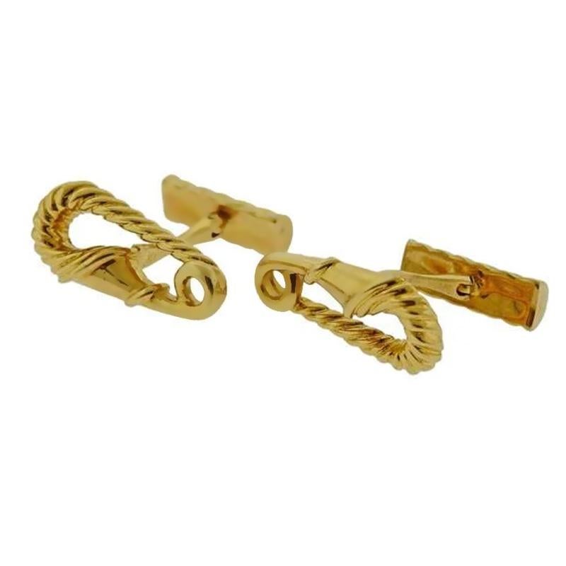 A fabulous set of authentic Cartier Safety Pin cufflinks in 18k yellow gold. The cufflinks measure 1