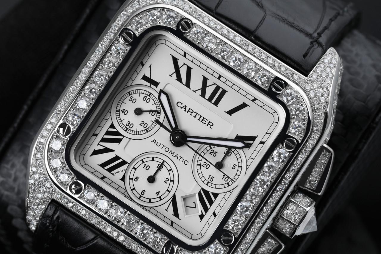 Cartier Santos 100 XL Chronograph Edelstahl Iced Out Uhr mit Ausschnitt W20090X8 im Zustand „Hervorragend“ im Angebot in New York, NY