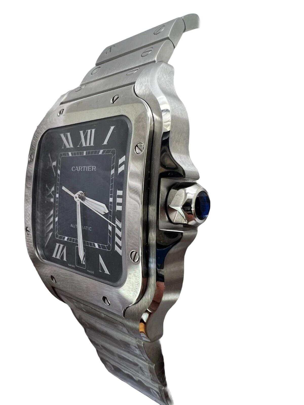 L'orologio Santos modello grande è un mix perfetto di design classico e innovazione moderna. Alimentato dal calibro meccanico a carica automatica 1847 MC, questo orologio garantisce prestazioni precise e affidabili. La robusta cassa in acciaio