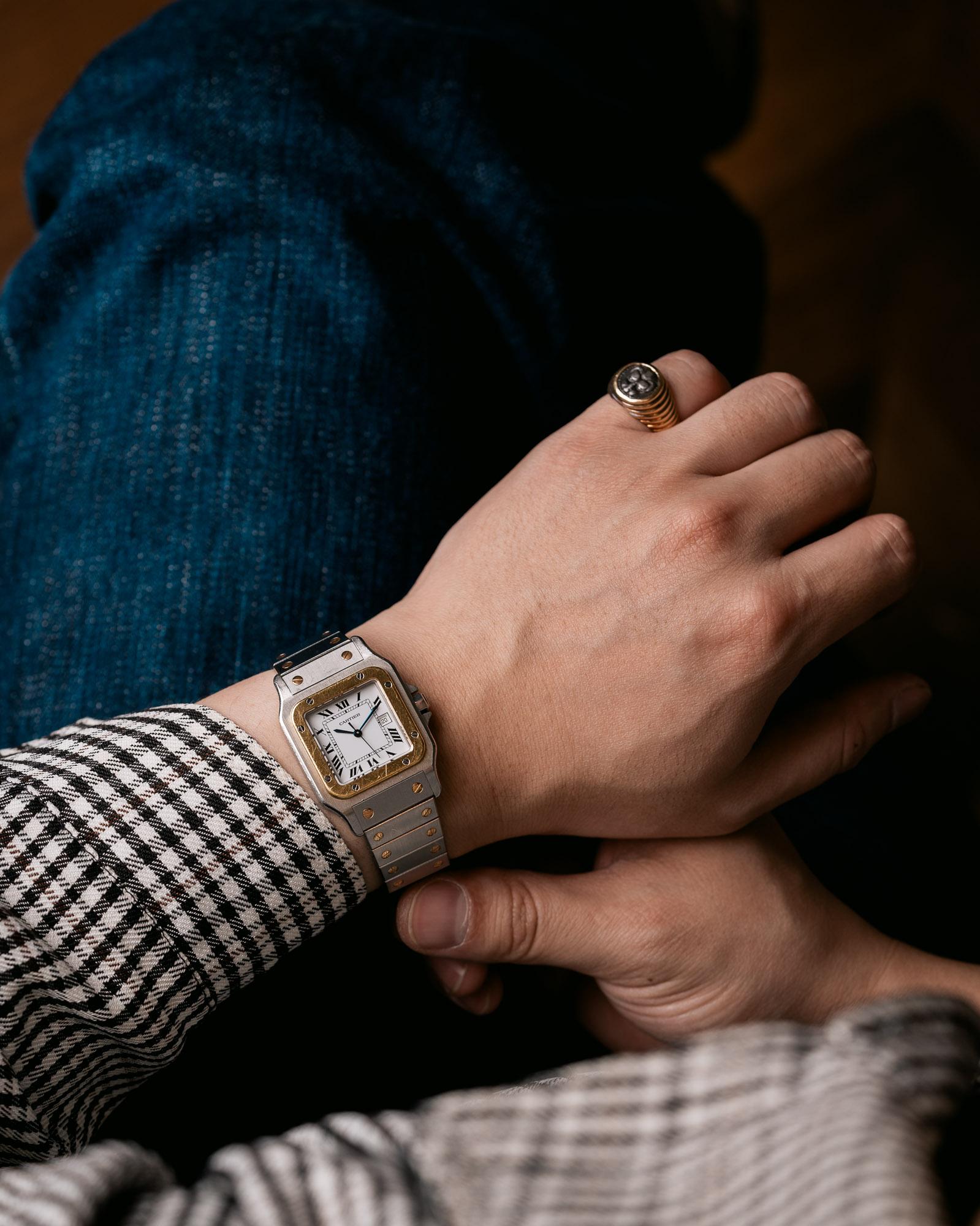 Cartier Santos Carree 2961 LM Weißes Zifferblatt YG/SS 1980er Jahre

SKU 	1811
Marke	Cartier
Modell	Santos Carree LM
Referenz	2961
Jahr	1980s
Wählen Sie	Weißes Zifferblatt
Fall	Stahl und 18k Gelbgold
Armbänder	Stahl und 18k