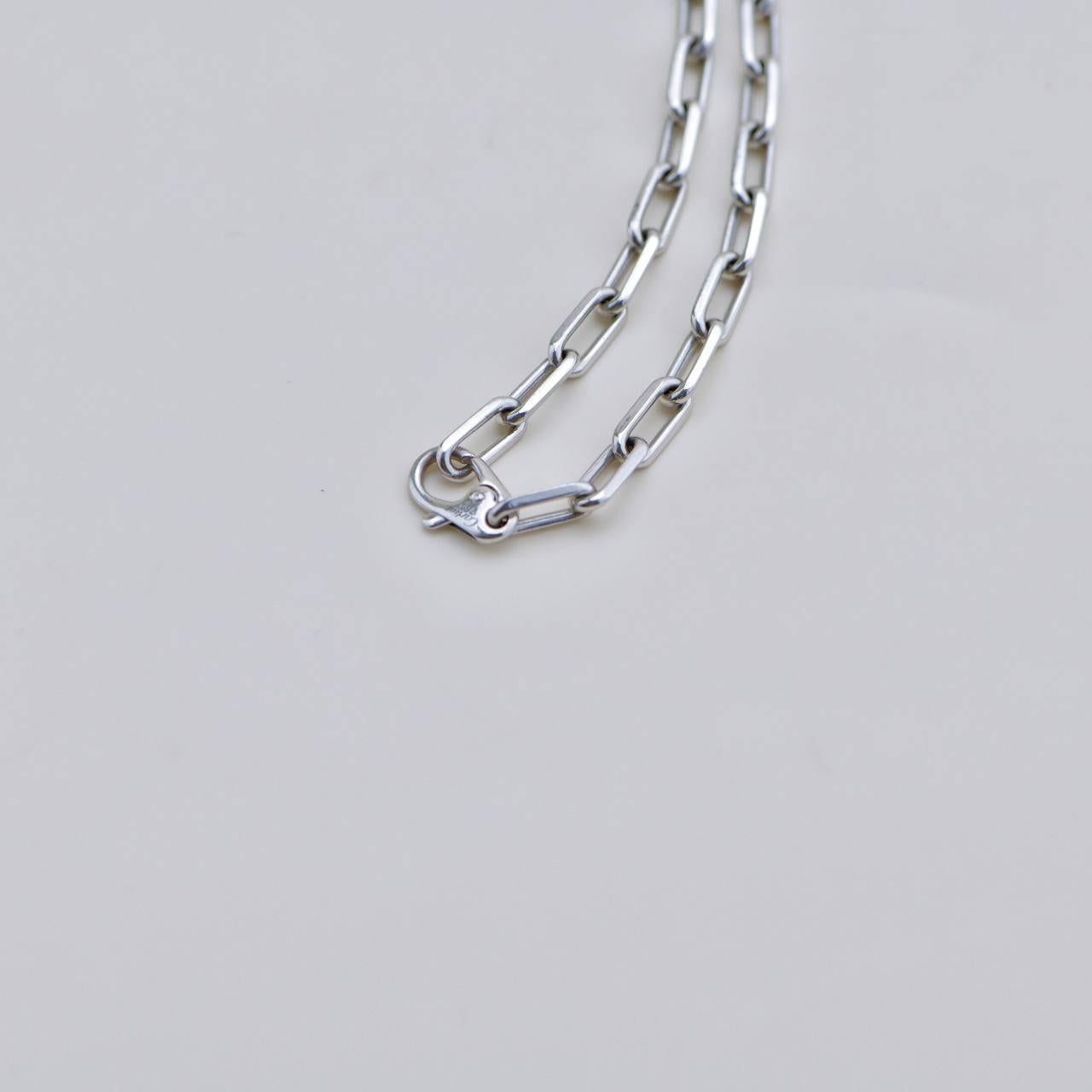 Cartier Santos de Cartier Collier en or blanc 18 carats, modèle moyen en vente 6