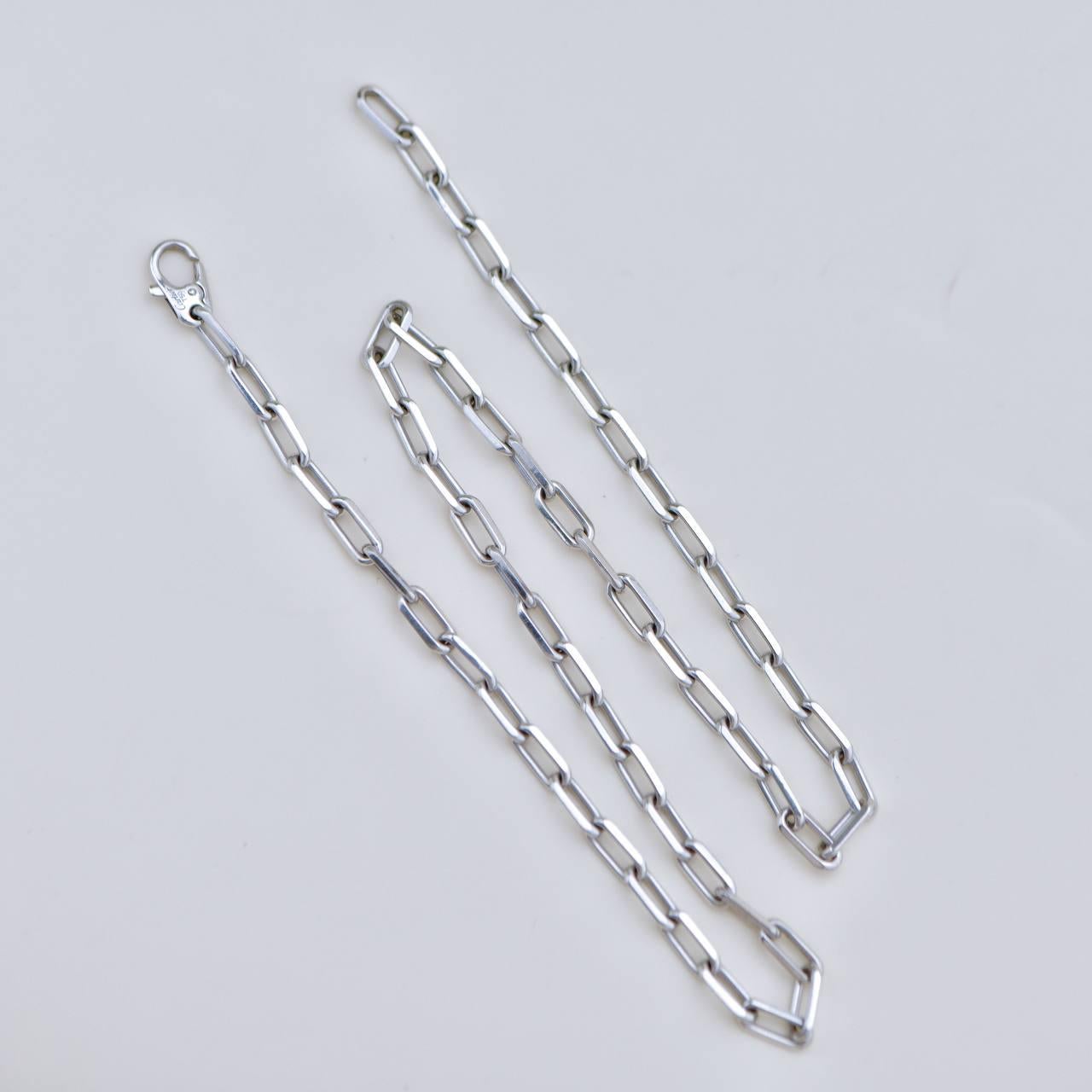 Cartier Santos de Cartier Collier en or blanc 18 carats, modèle moyen en vente 3