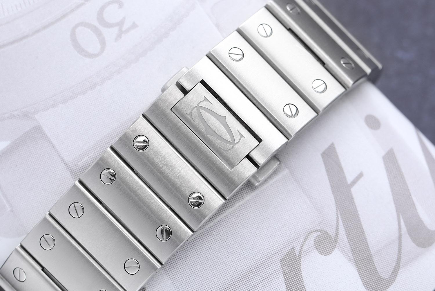 Taille ronde Cartier Santos De Cartier  Montre en acier inoxydable avec lunette en diamant et cadran bleu en vente