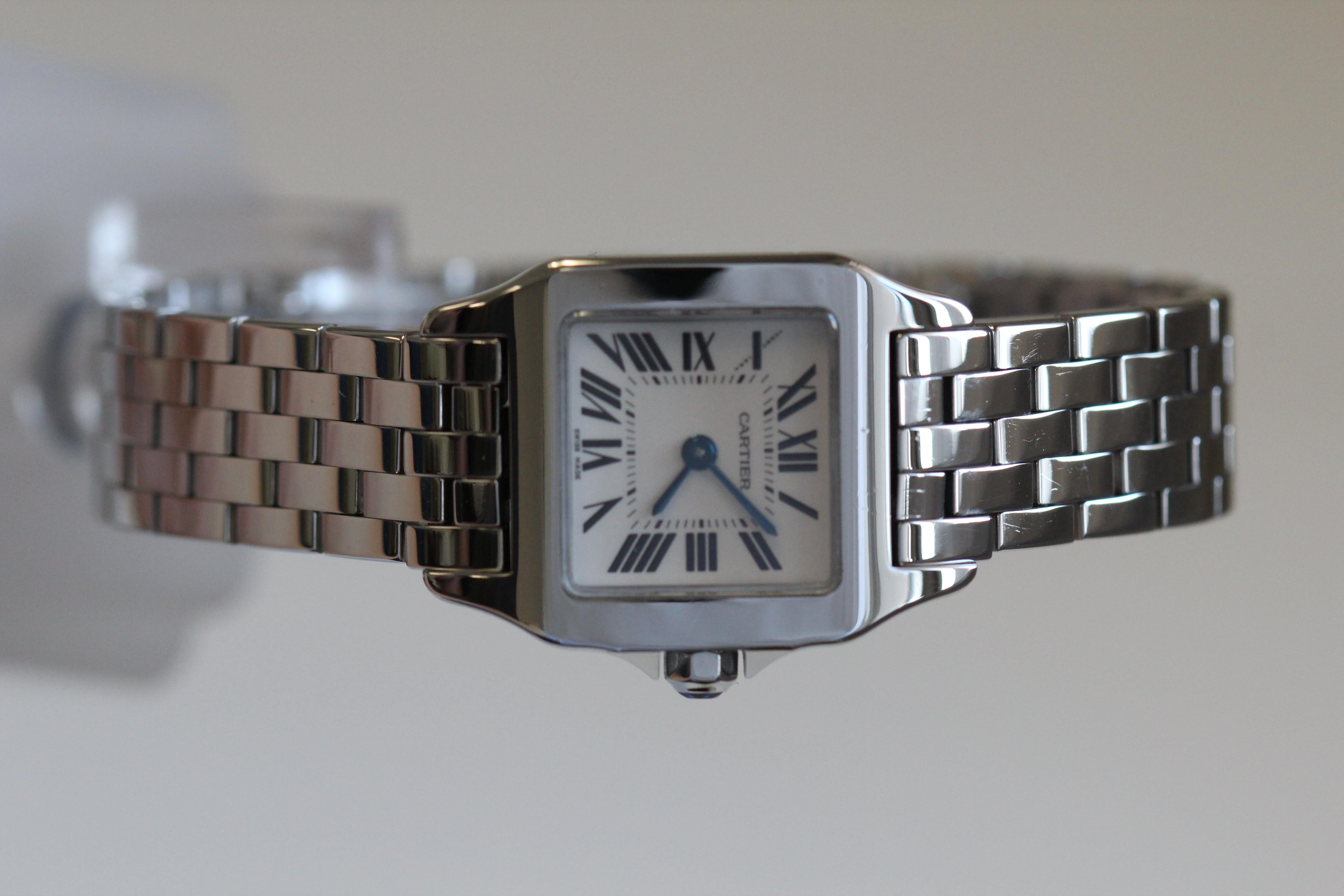 Cartier Santos Demosille W25064Z5 Stainless Steel Ladies In Excellent Condition For Sale In West Hollywood, CA