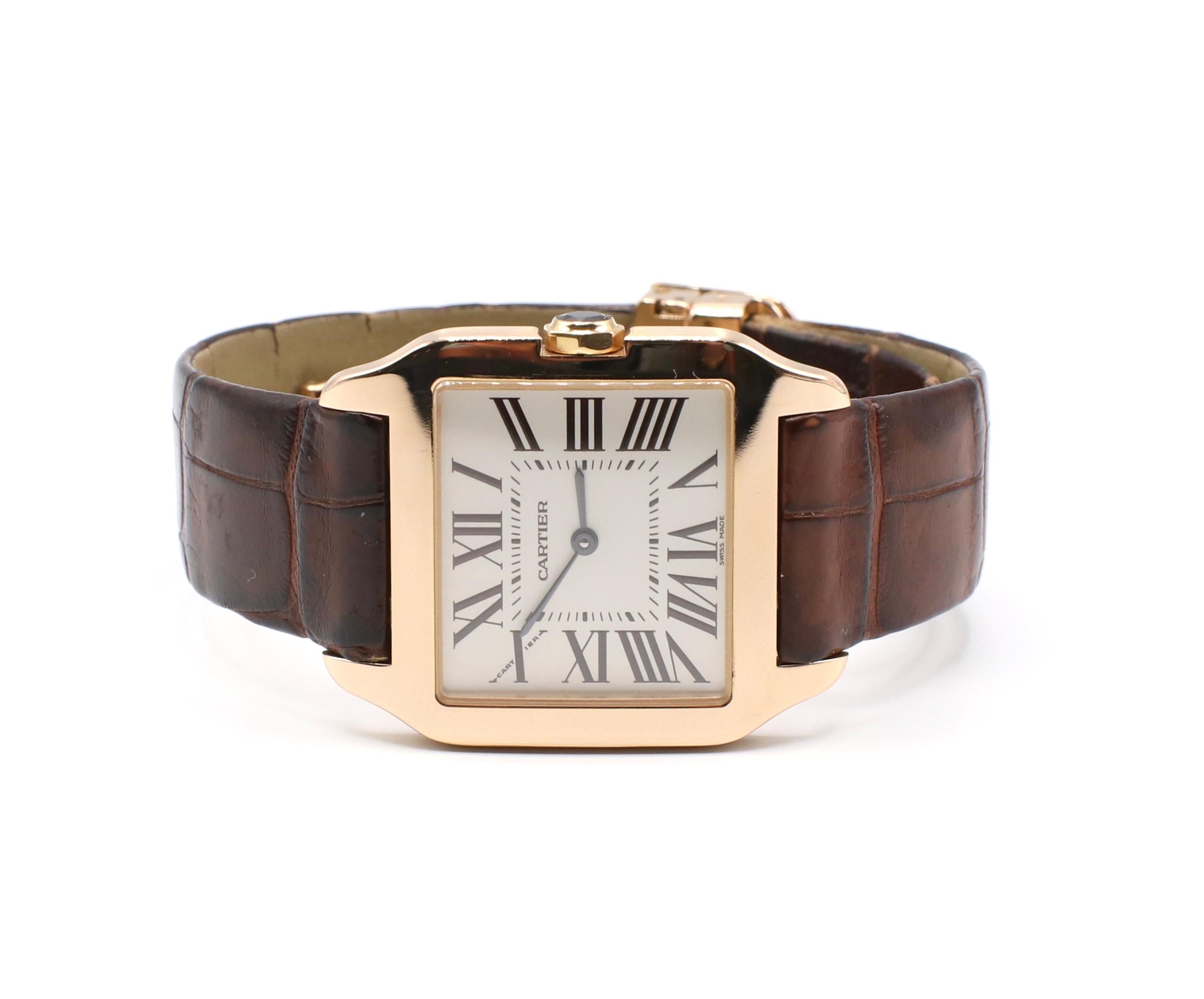 Cartier Santos-Dumont 18K Rose Gold 2788 Lederarmband Box & Papiere

Modell: 2788
REF.:  W2009251
Metall: 18k Roségold
Gehäuse: 38,5 mm x 30,3 mm
Gehäusedicke: 5,38 mm
Die Krone: Facettierter blauer Saphir
Kristall: Saphir
Uhrwerk: Quarz
Armband: