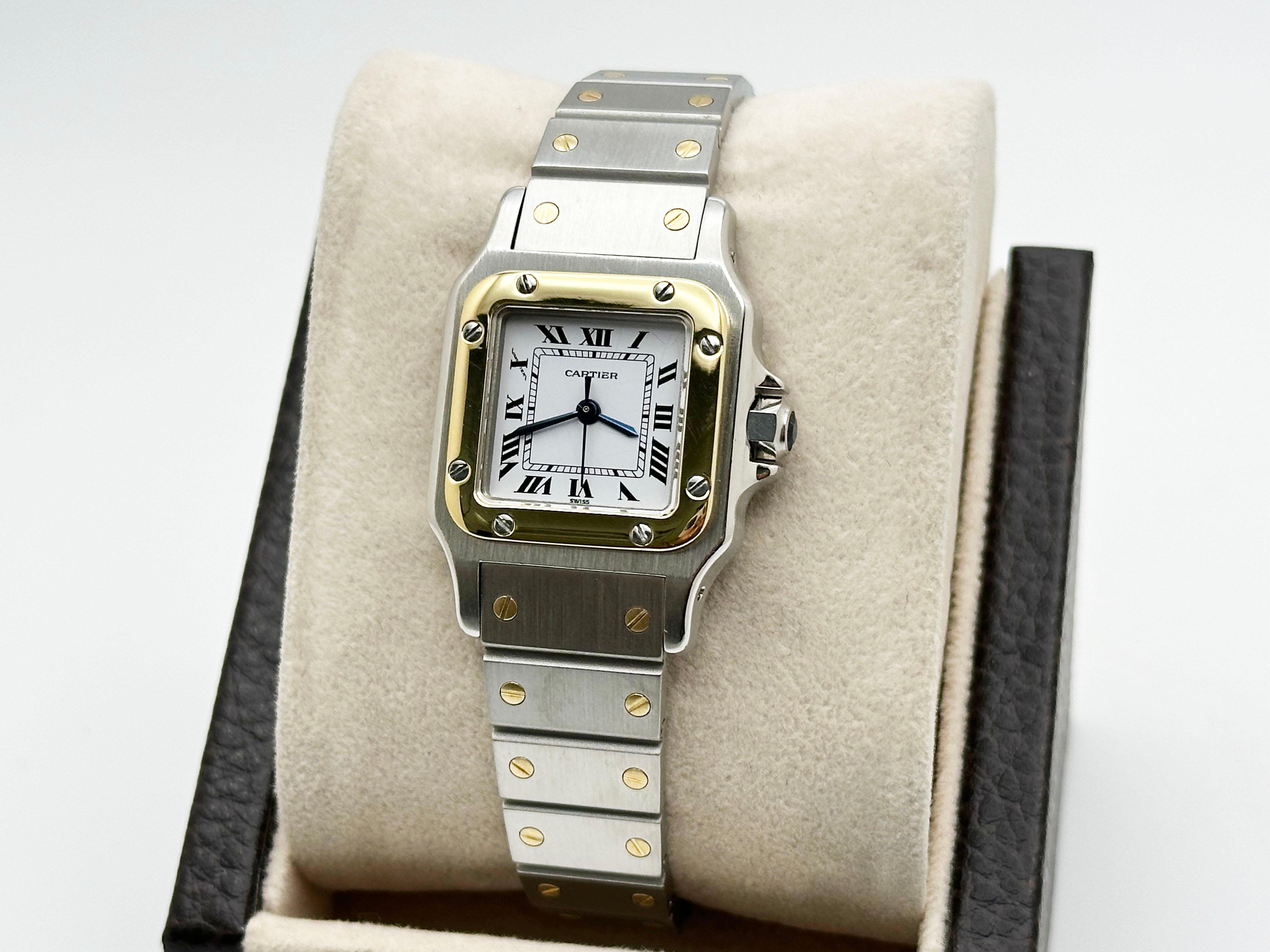 Cartier Santos Galbee Damen 0902 24mm Weißes römisches Zifferblatt 18K Gelbgold Stahl im Zustand „Hervorragend“ in San Diego, CA
