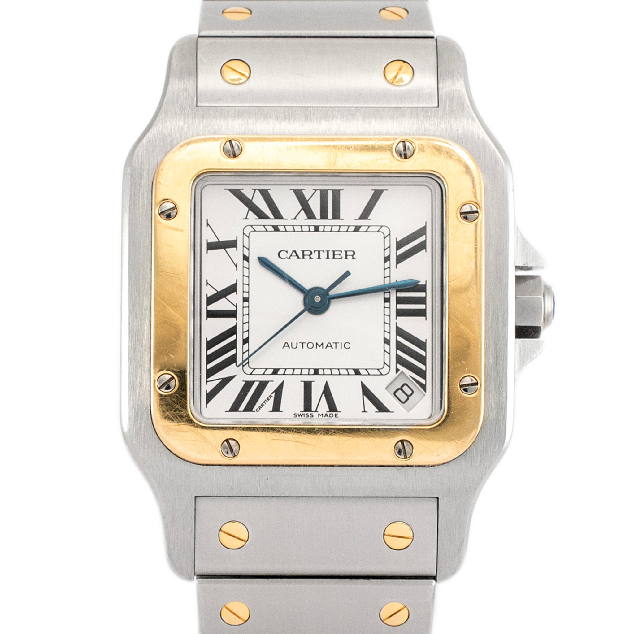 Marque : Cartier Santos 

Genre : Unisexe

Type de métal : Or jaune 18K et acier inoxydable

Diamètre : 32,00 mm

Poids : 119,88 grammes

Montre en or jaune 18 carats et en acier inoxydable de fabrication suisse Cartier. Les métaux ont été testés et