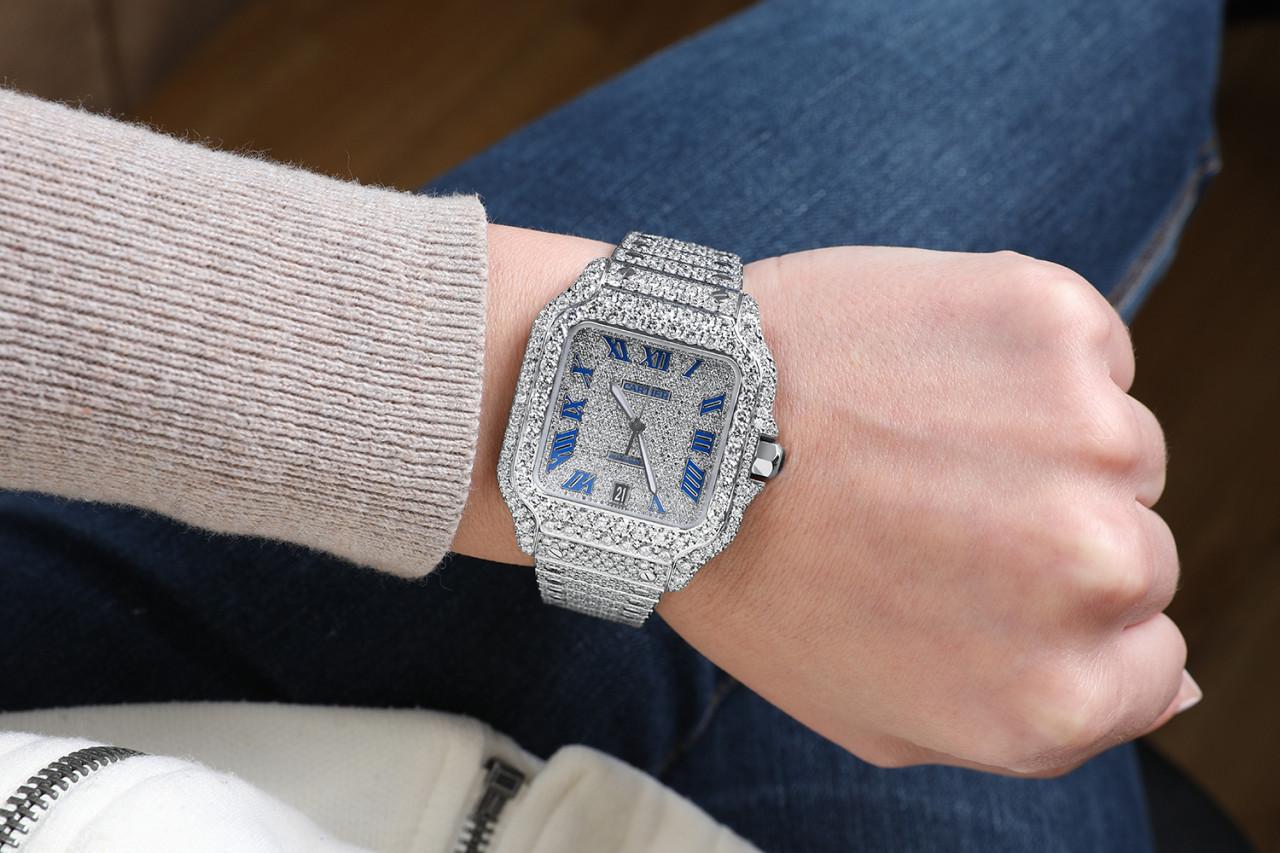 Cartier Santos Große Edelstahl-Uhr mit maßgefertigten Diamanten WSSA0018 Herren im Angebot