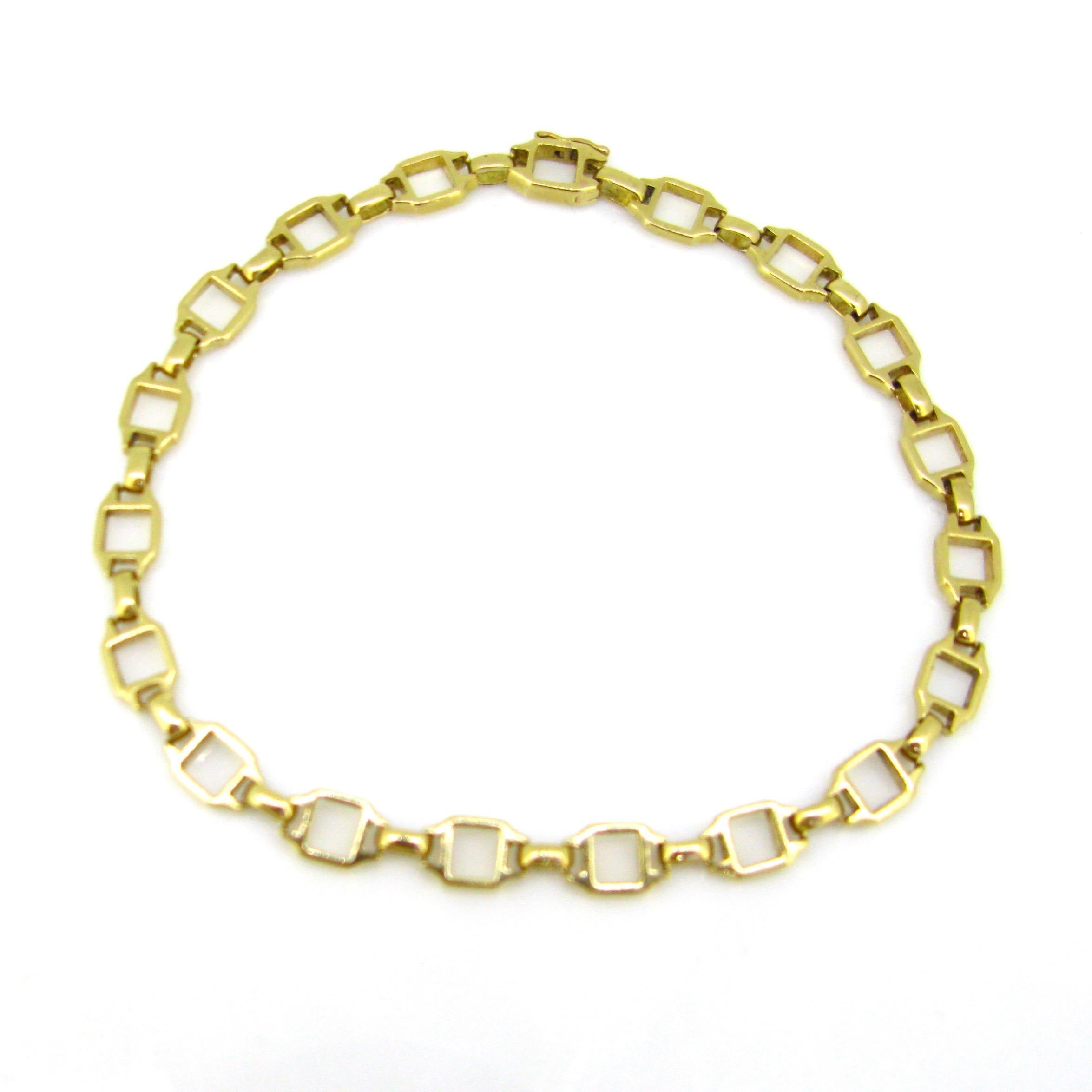 Cartier Santos Links Chain Yellow Gold Bracelet In Good Condition In London, GB