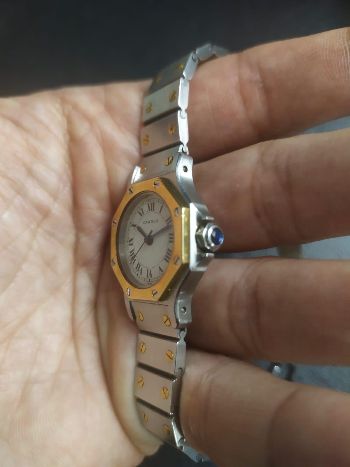 Montre Cartier Santos Octagon
Numéro de référence 0907
MATERIAL or et acier
Diamètre 25 mm
Remontage automatique



