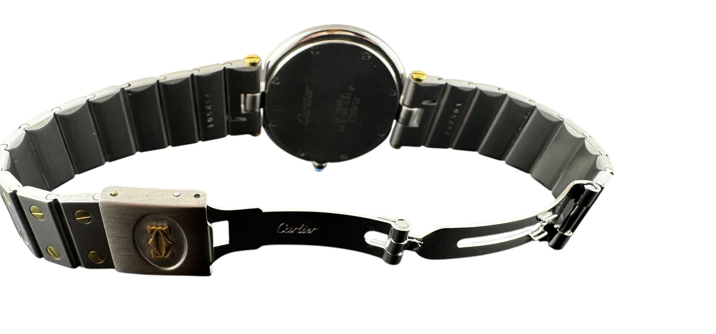 Cartier Santos Ronde zwei Töne Uhr Quarz 32 mm weißes römisches Zifferblatt #23239 im Zustand „Gut“ im Angebot in Washington Depot, CT