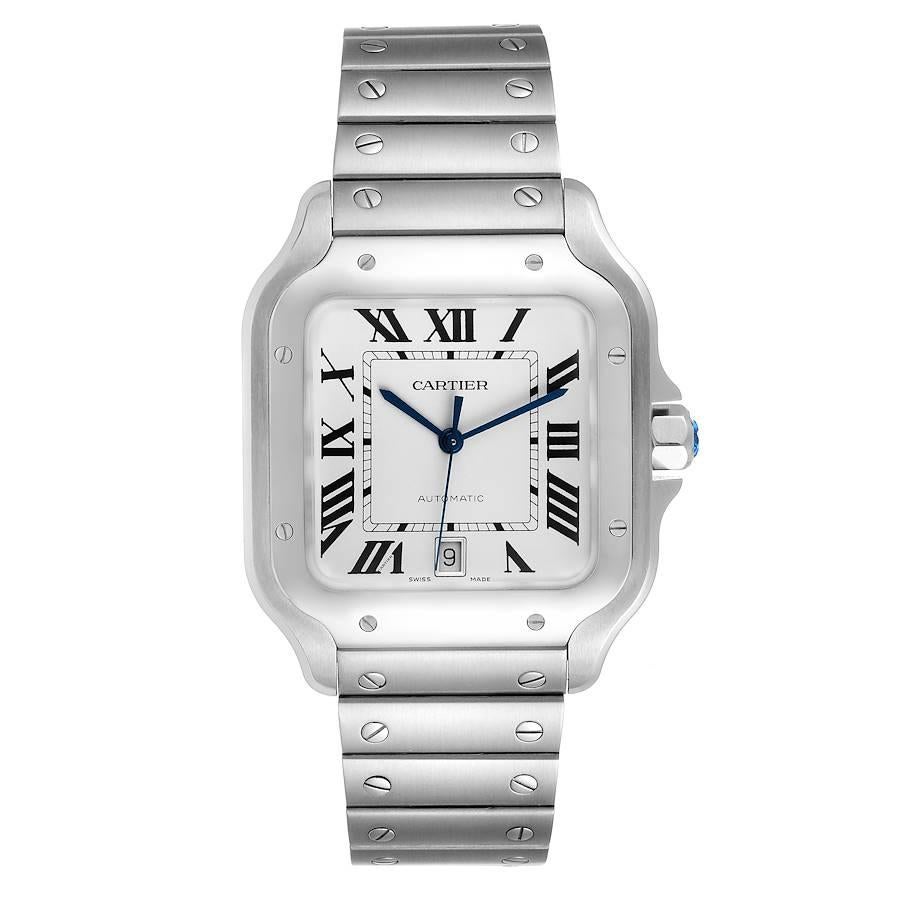 Cartier Santos Silver Dial Large Steel Herrenuhr WSSA0018 Ungetragen. Automatisches Uhrwerk mit Selbstaufzug. Gehäuse aus rostfreiem Stahl 39,8 x 39,8 mm.  Achteckige Krone, besetzt mit facettiertem blauem Spinell. Die Lünette aus Edelstahl ist mit