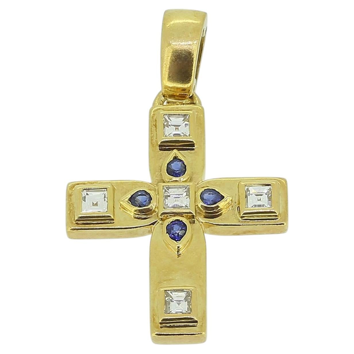 Ciondolo Cartier a forma di croce bizantina con zaffiri e diamanti