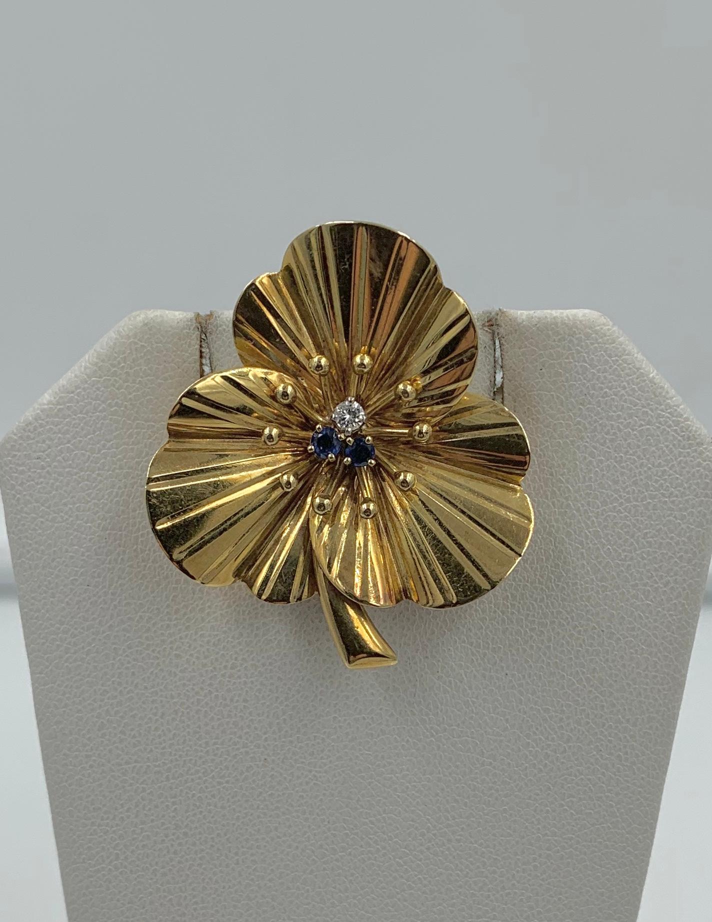 Round Cut Cartier Sapphire Diamond Clover Flower Brooch 14 Karat Gold Mid-Century Retro For Sale